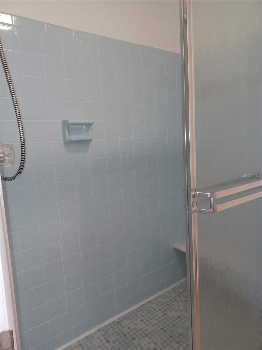 Shower - 100 BLUFF VIEW DR #603C, BELLEAIR BLUFFS