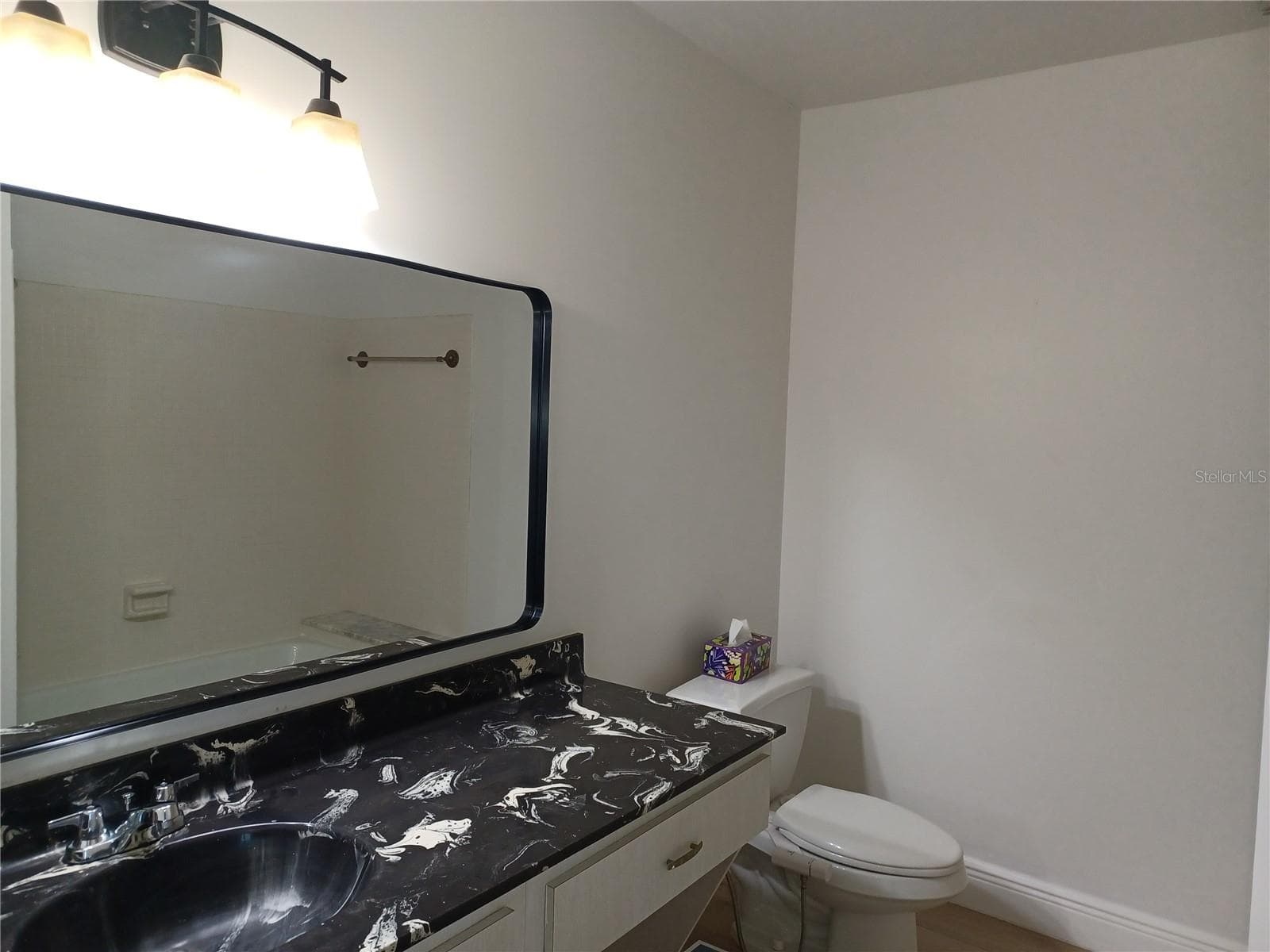 2nd bath - 100 BLUFF VIEW DR #603C, BELLEAIR BLUFFS