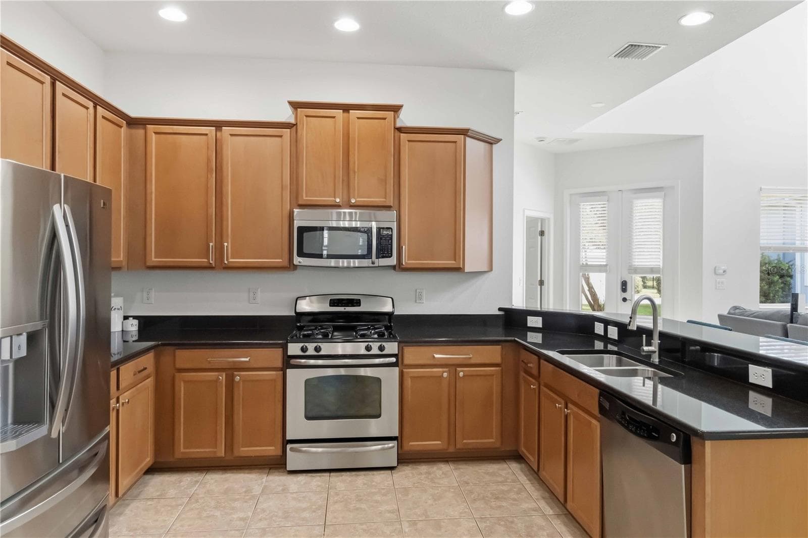 Single Family Residence at 11310 WINTHROP LAKE DR, RIVERVIEW, photo 7 of 45