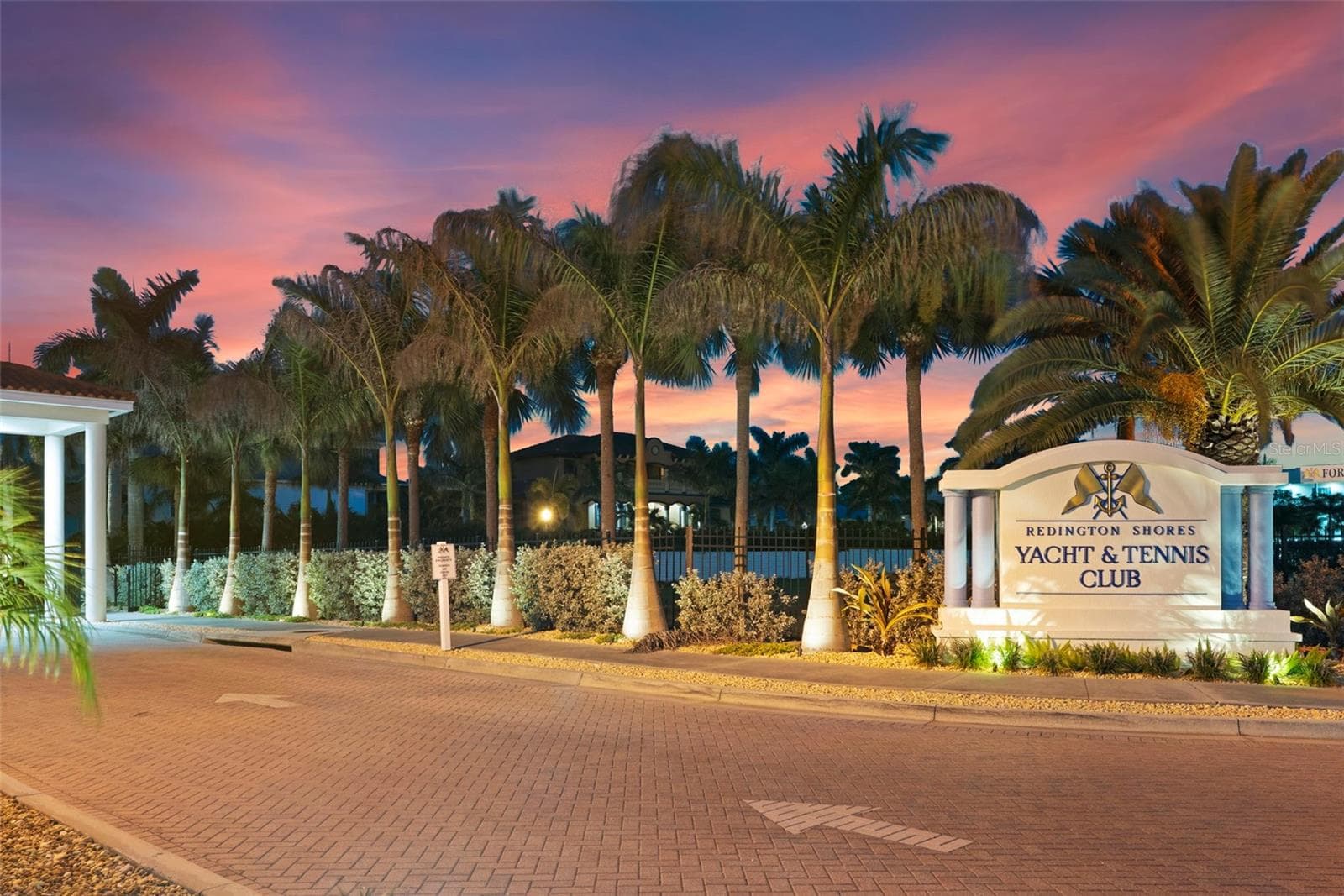 Redington Shores Yacht Tennis club Grand entryway, fully gated, gorgeously landscape and lit for nighttime strolls - 17717 GULF BLVD #604, REDINGTON SHORES