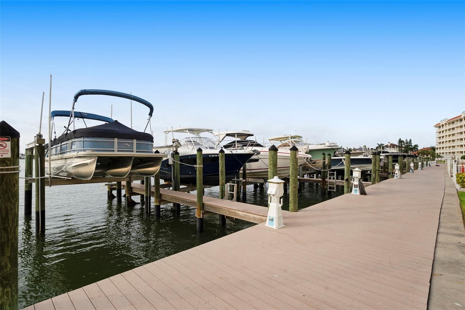 Boardwalk , docks, and kayak launch waterside - 17717 GULF BLVD #604, REDINGTON SHORES