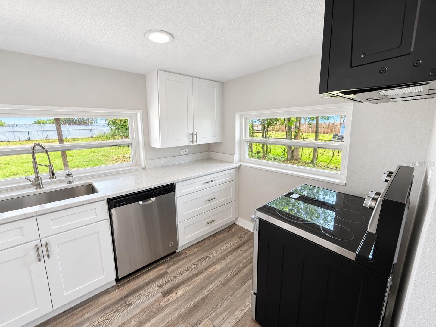 Single Family Residence at 620 OAK ST, AUBURNDALE, photo 10 of 32