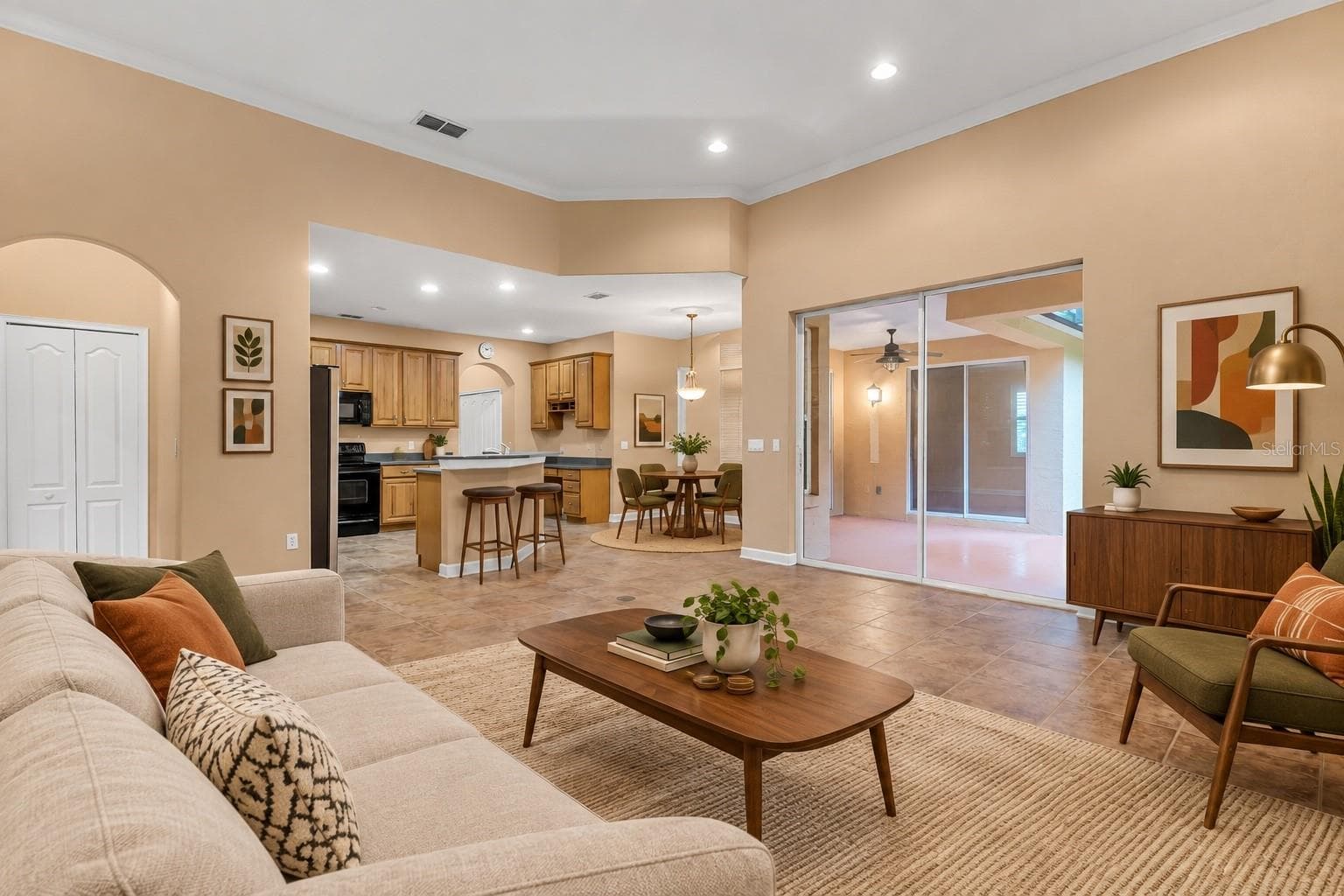 Virtual Staging for Family Room/ Kitchenette - 2672 ALOMA OAKS DR, OVIEDO