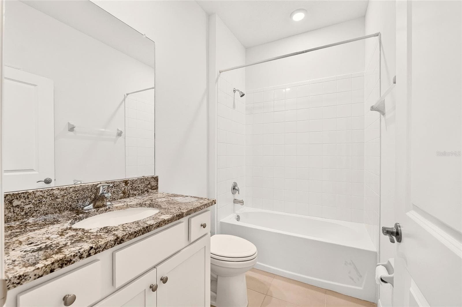 6186 SW 93rd Loop Ocala Guest Bath - 6186 SW 93RD LOOP, OCALA