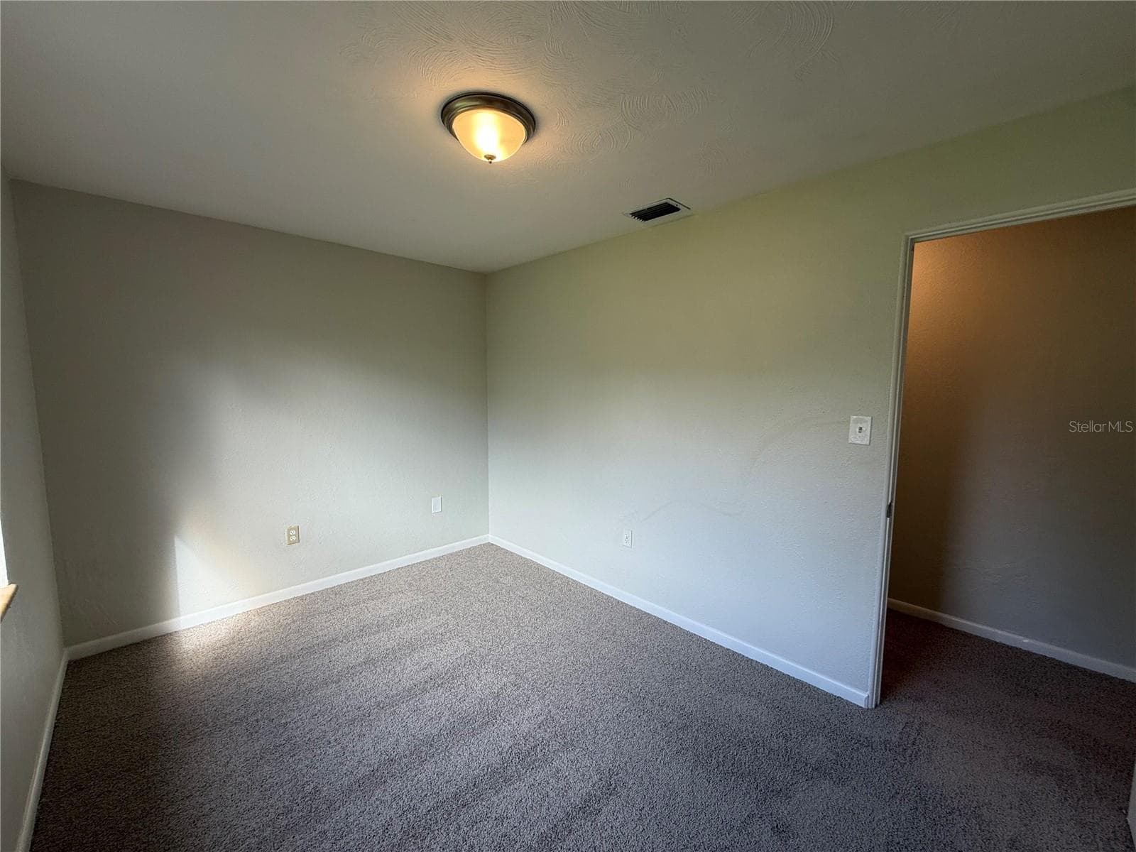 Single Family Residence at 411 W SEMINOLE AVE, EUSTIS, photo 15 of 23