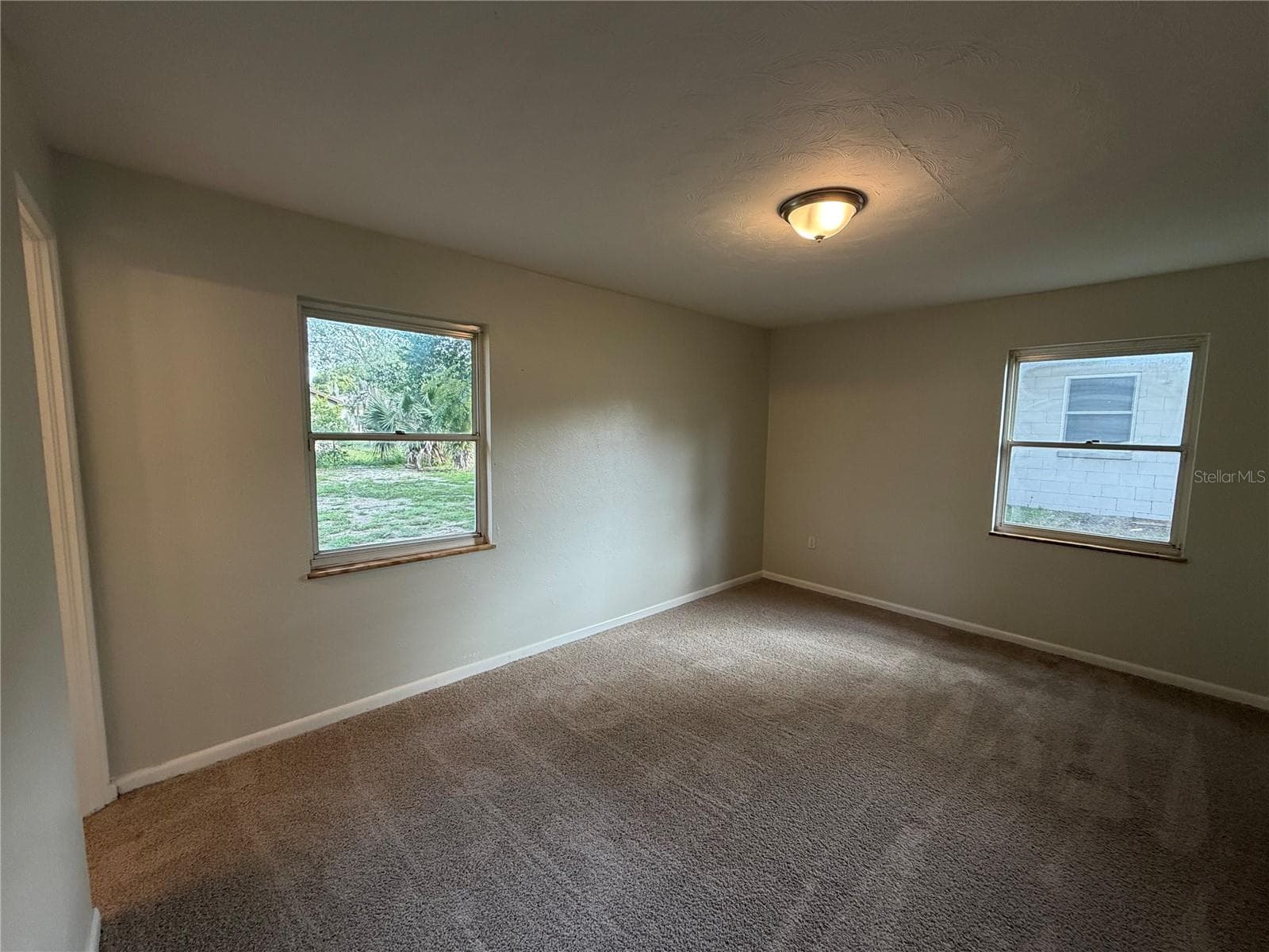 Single Family Residence at 411 W SEMINOLE AVE, EUSTIS, photo 20 of 23