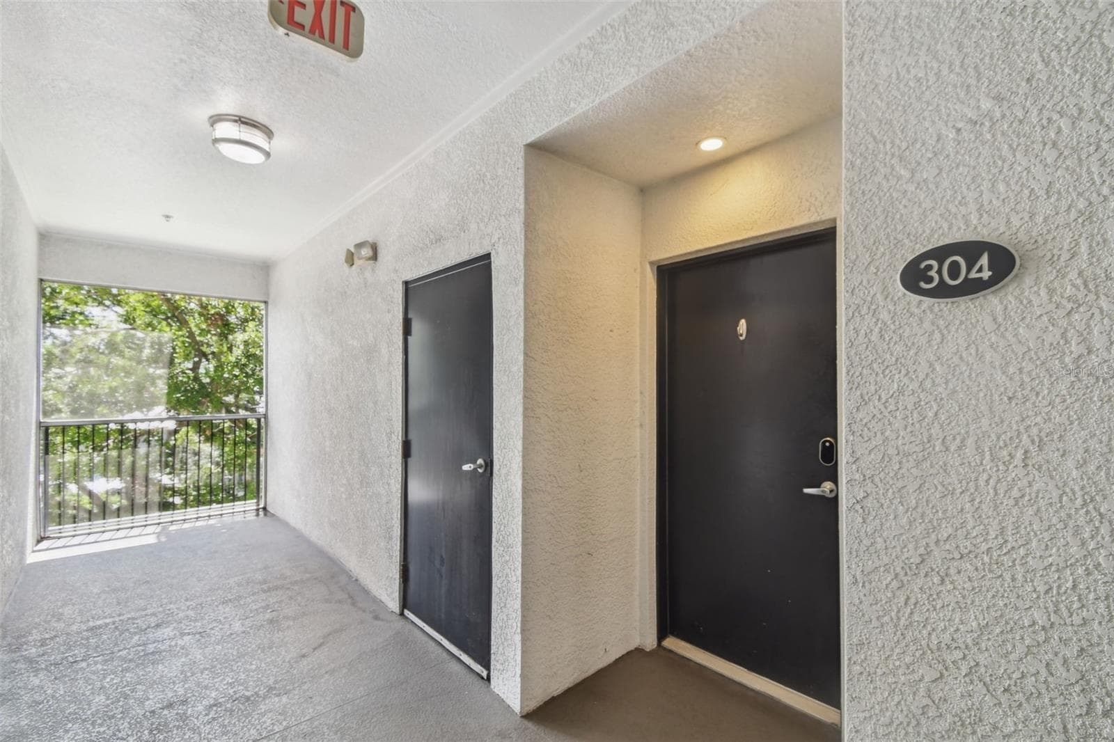 Entrance to condo, corner unit. - 435 S OREGON AVE #304, TAMPA