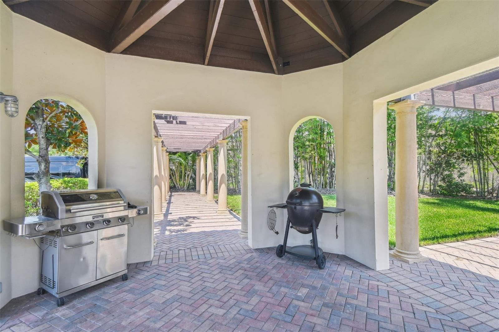 Covered outdoor grill area. - 435 S OREGON AVE #304, TAMPA