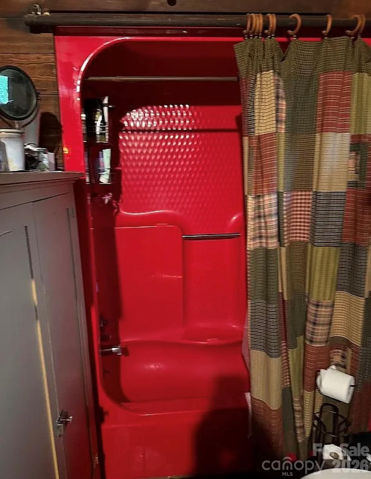 rare beautiful red tub/shower - 901 Union Street, Maiden