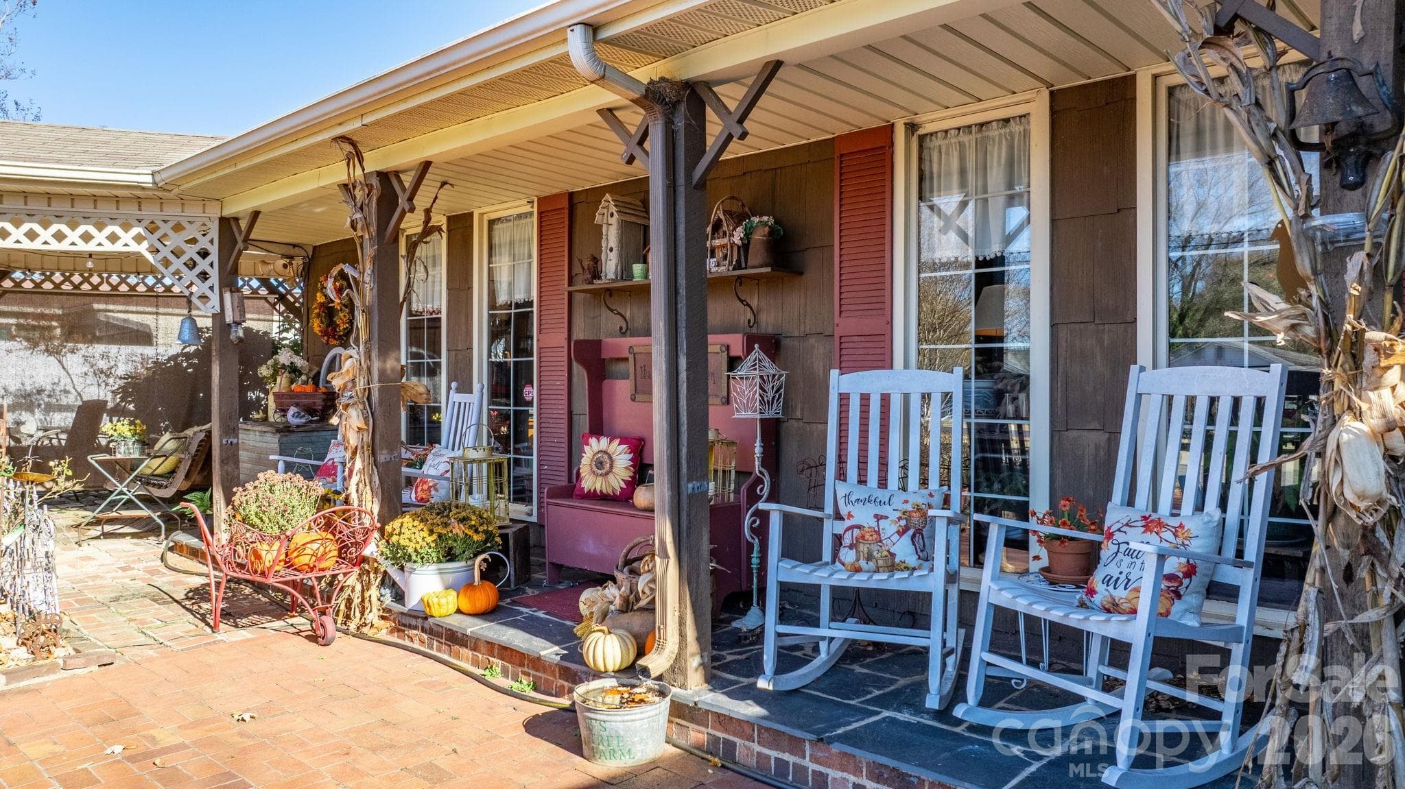 side porch in addition to a front porch area as well - 901 Union Street, Maiden