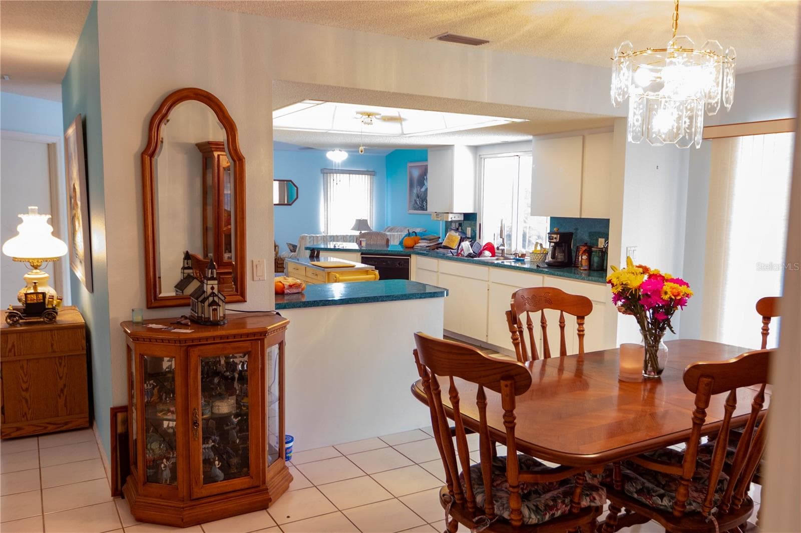 Single Family Residence at 274 LORRAINE AVE, VENICE, photo 8 of 22