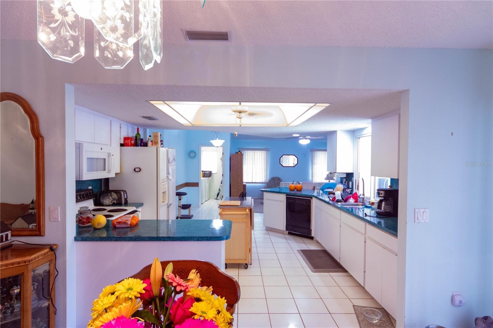 Single Family Residence at 274 LORRAINE AVE, VENICE, photo 9 of 22