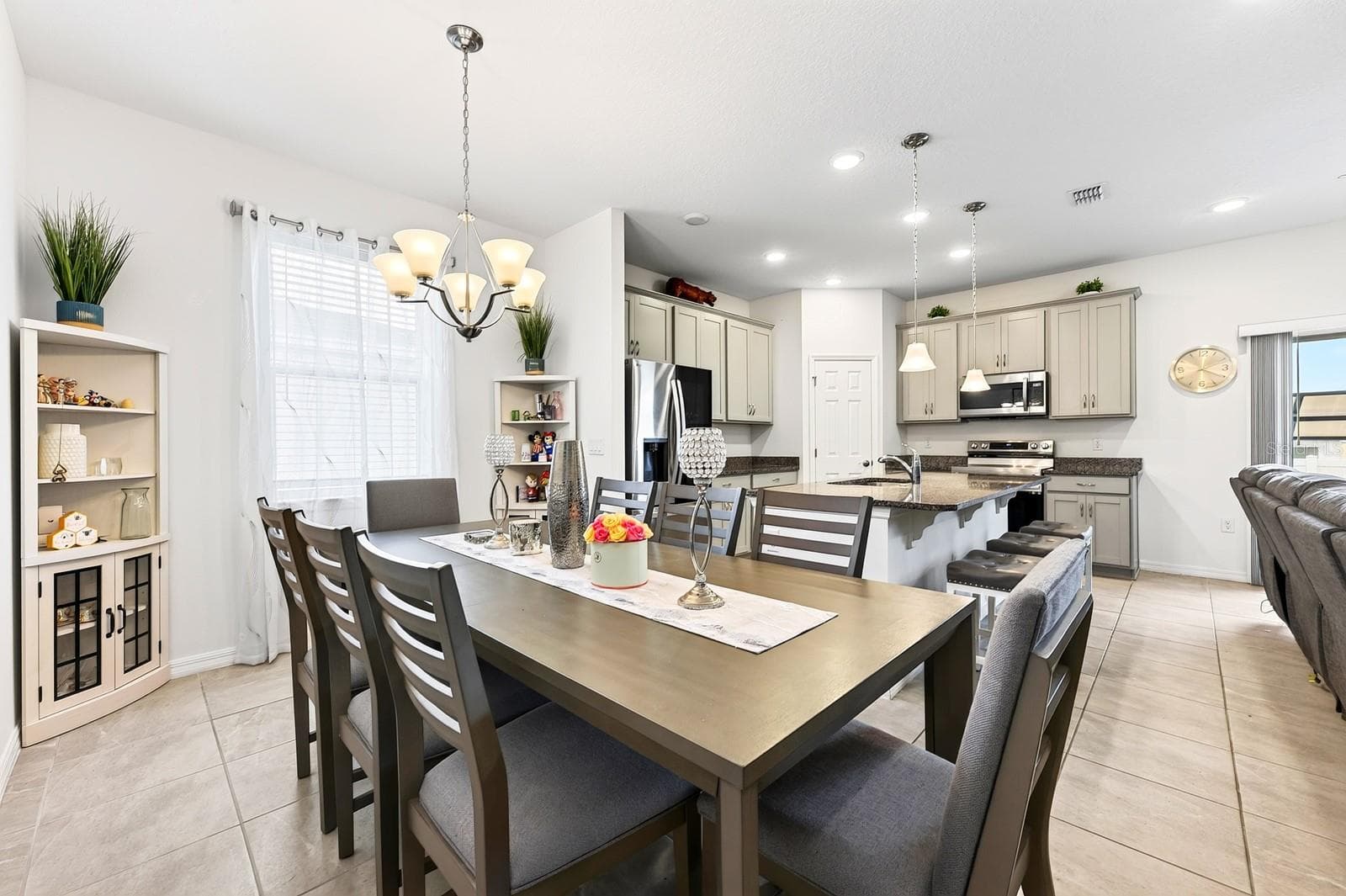 TILE FLOORING throughout the main living areas and NO CARPET make the home easy to maintain. - 33384 COUNTRY HOUSE DR, SORRENTO
