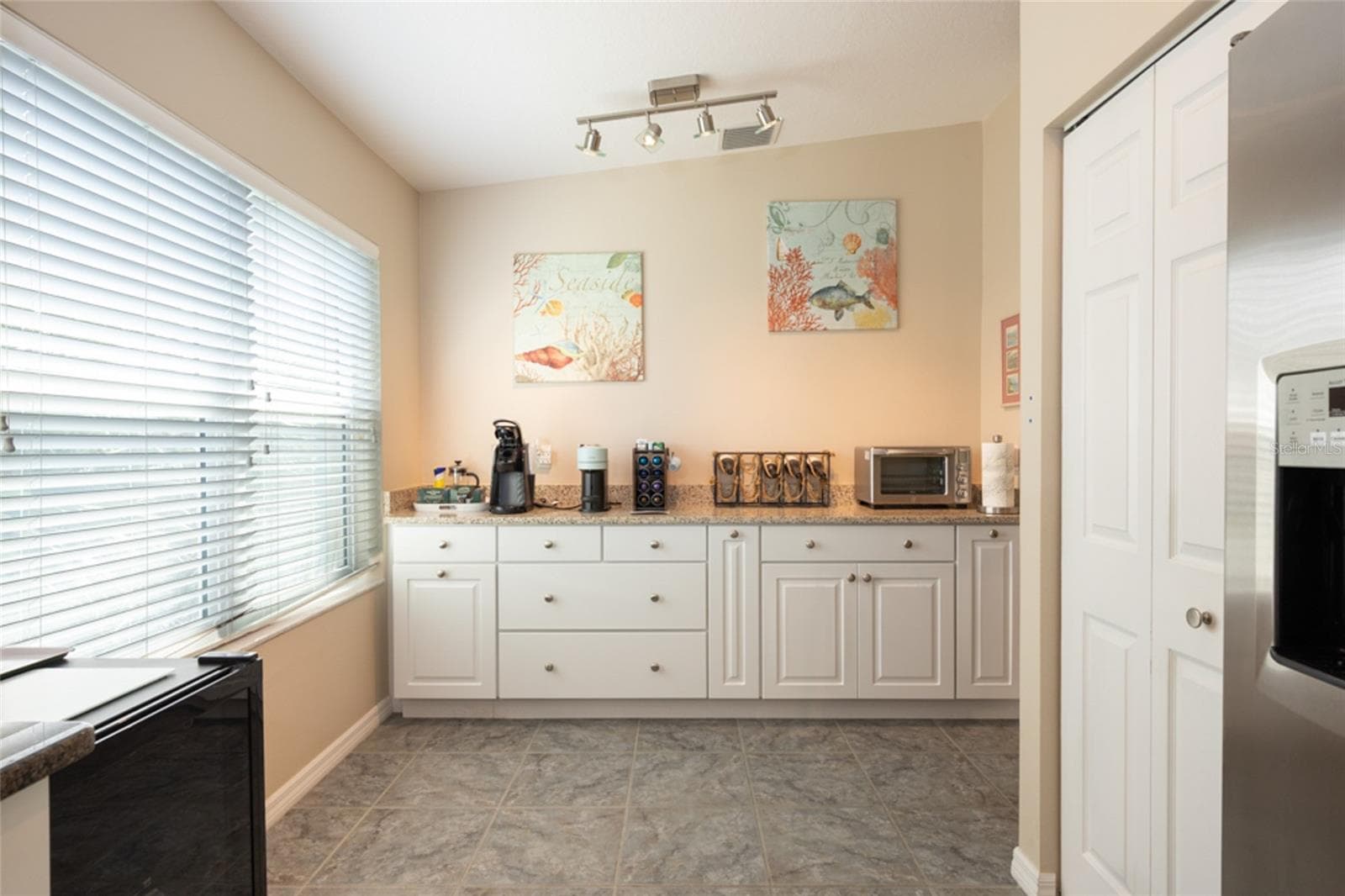 Kitchen Buffet w/Lots space - 3651 S CENTRAL AVE #309, FLAGLER BEACH