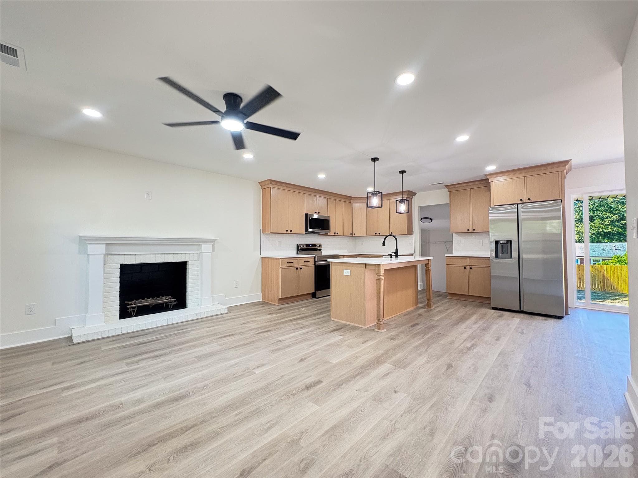 Single Family Residence at 801 Dobson Drive, Charlotte, photo 4 of 13