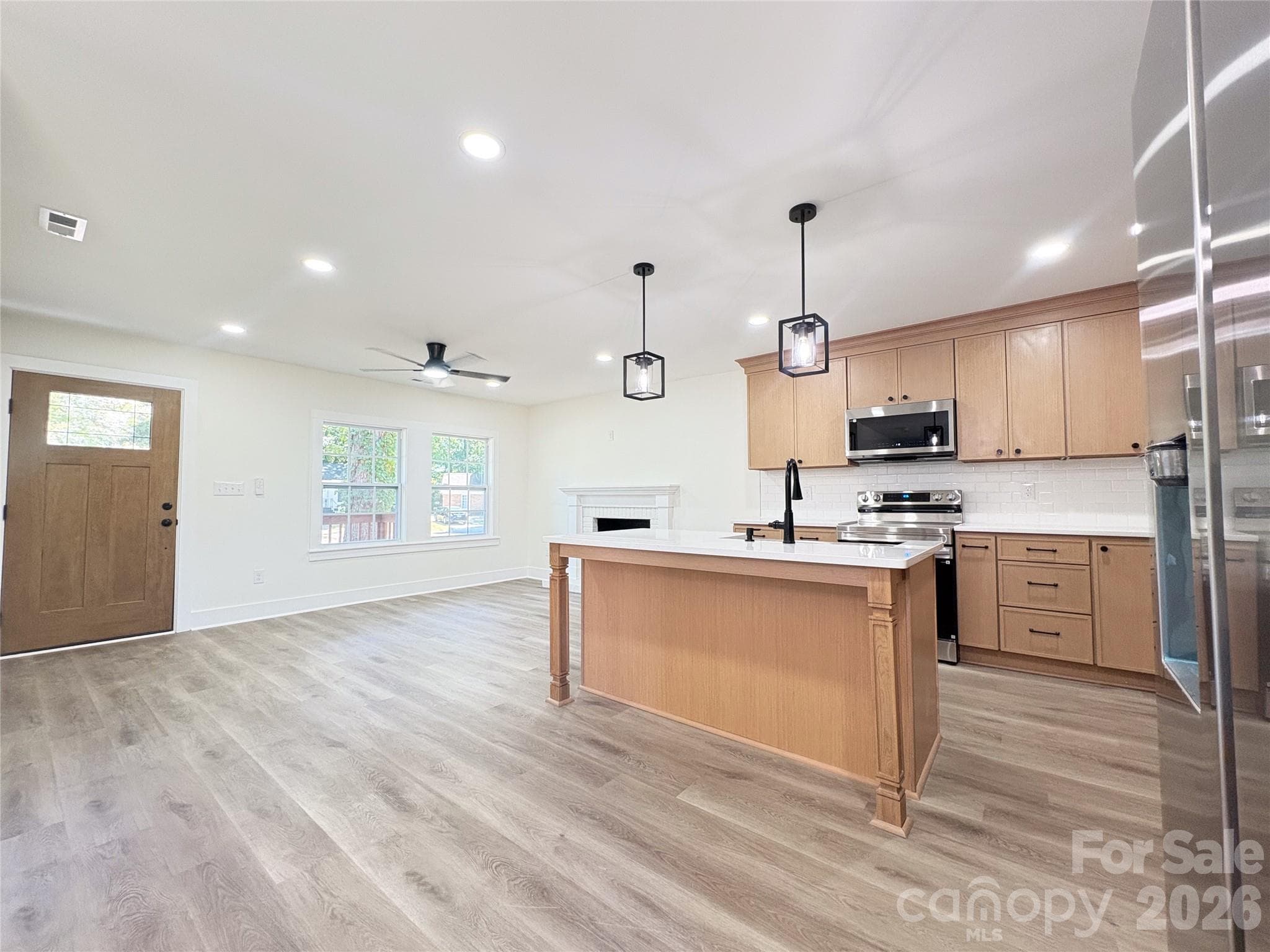 Single Family Residence at 801 Dobson Drive, Charlotte, photo 5 of 13