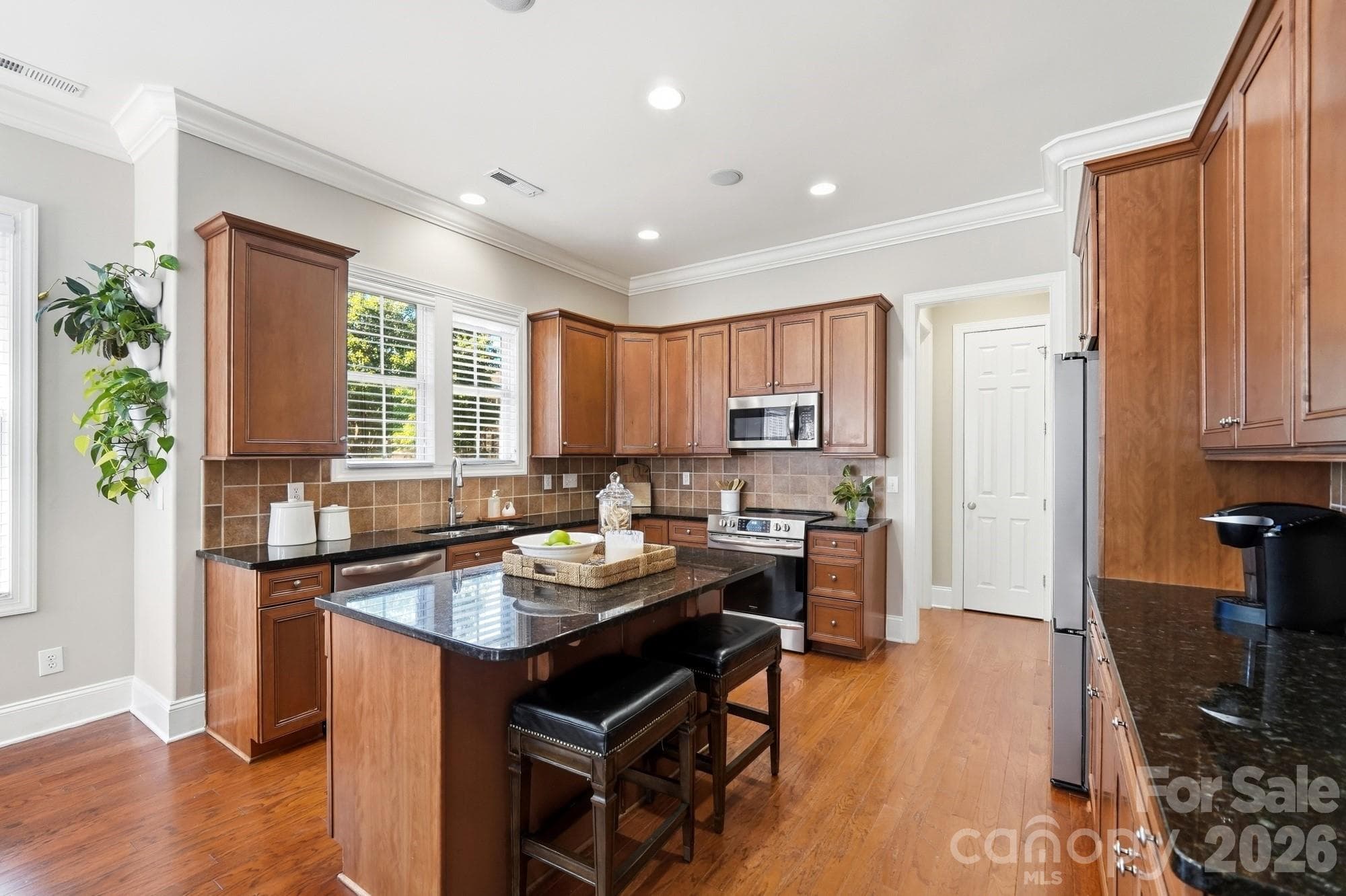Single Family Residence at 8101 Prescot Glen Parkway, Waxhaw, photo 13 of 47