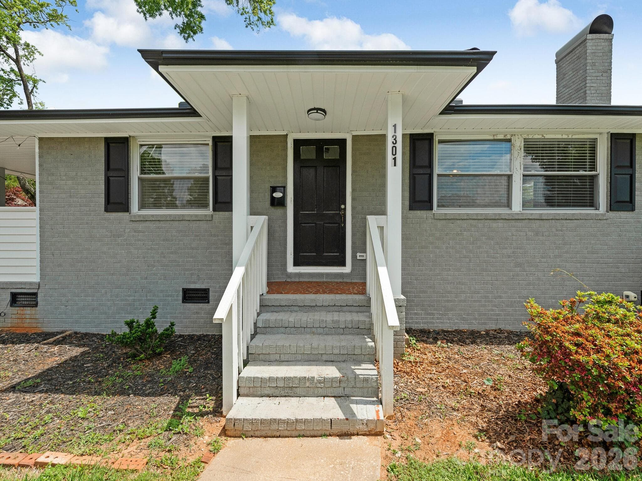Duplex at Charlotte, photo 4 of 42