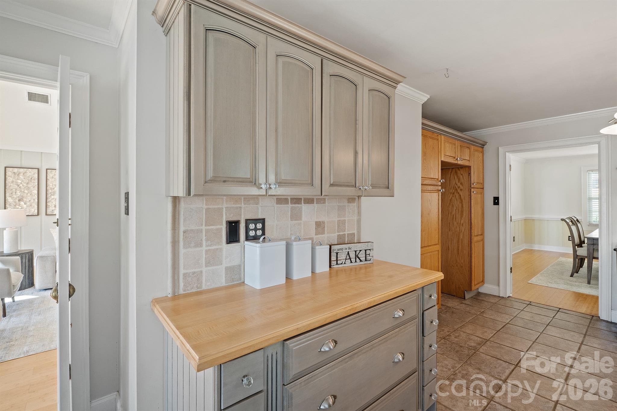 Great place for coffee station - 20919 Island Forest Drive, Cornelius