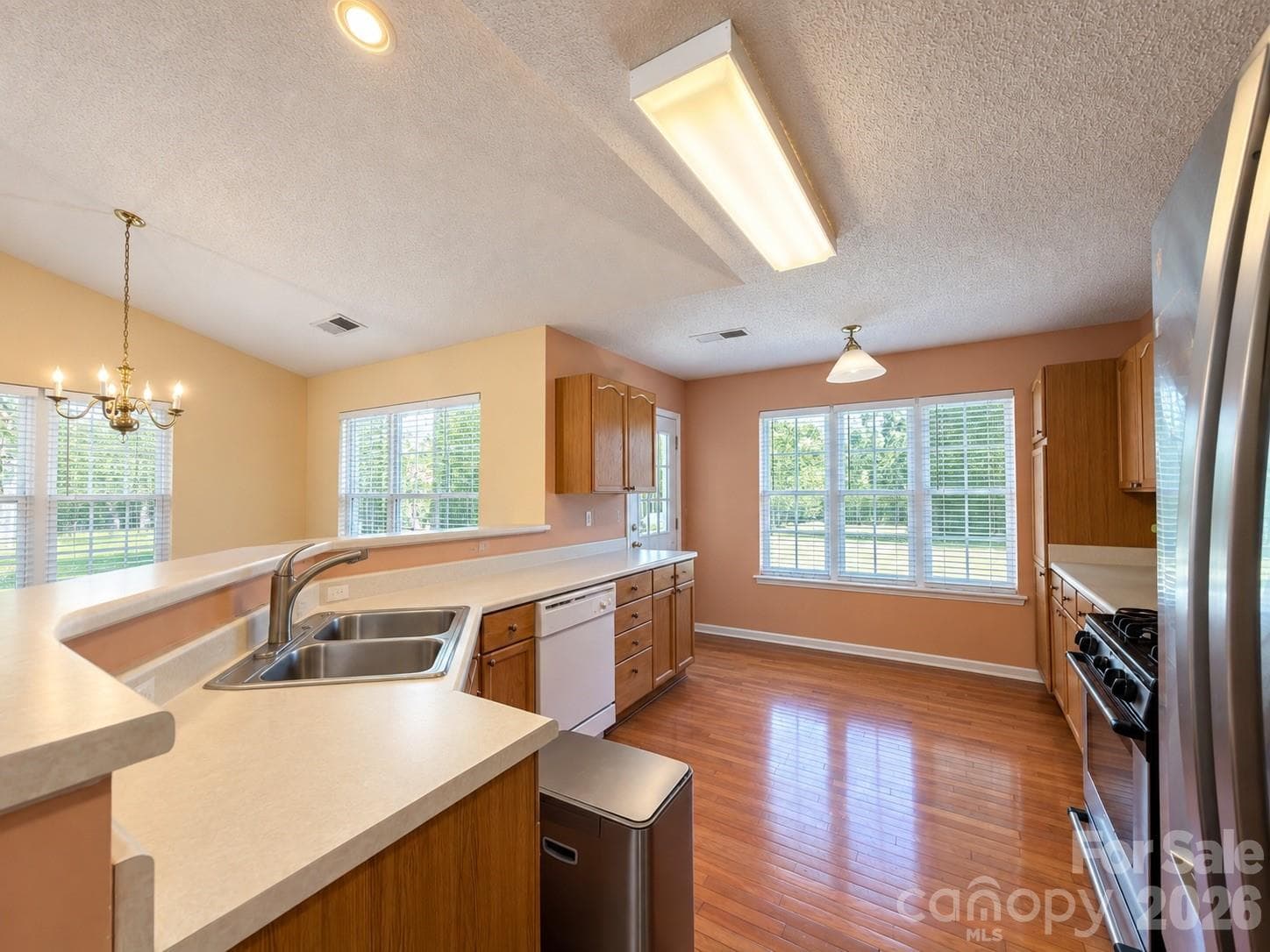 Single Family Residence at 15751 Southern Garden Lane, Charlotte, photo 4 of 27