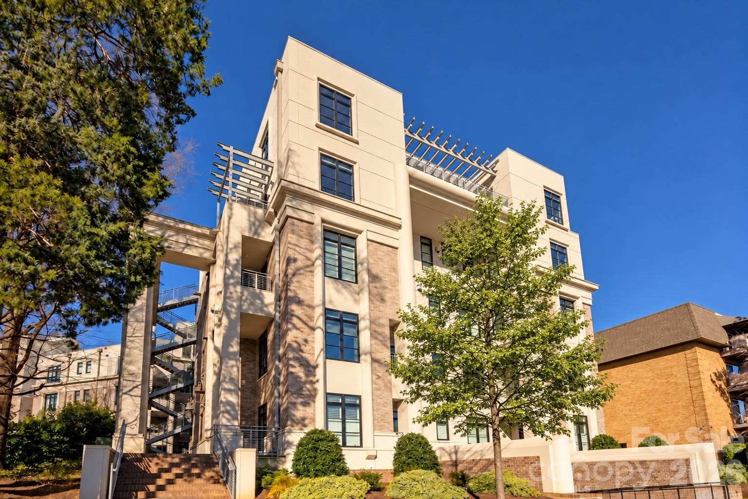 1333 Queens Road
