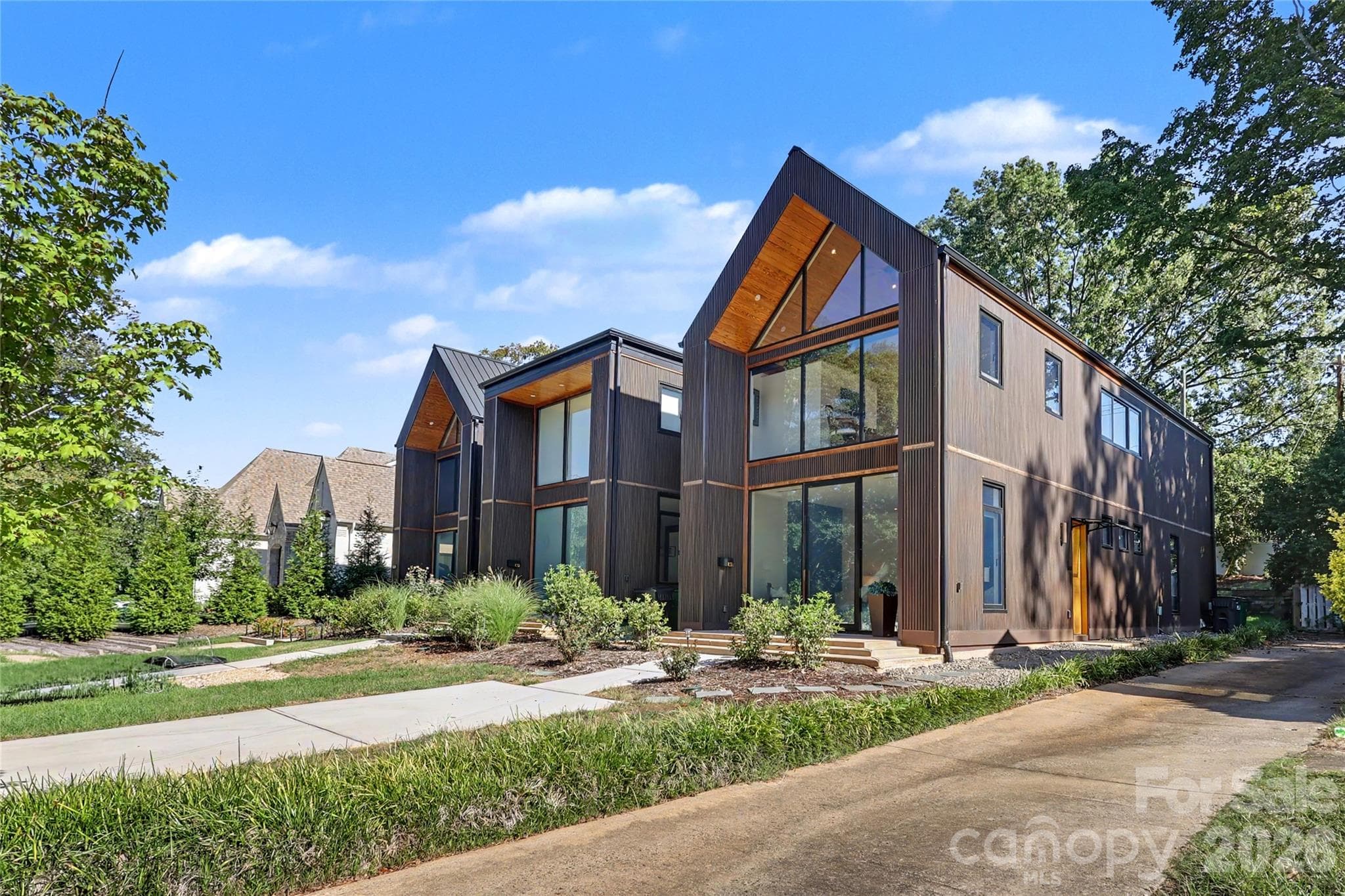 Condominium at 5447 Topping Place, Charlotte, photo 2 of 45