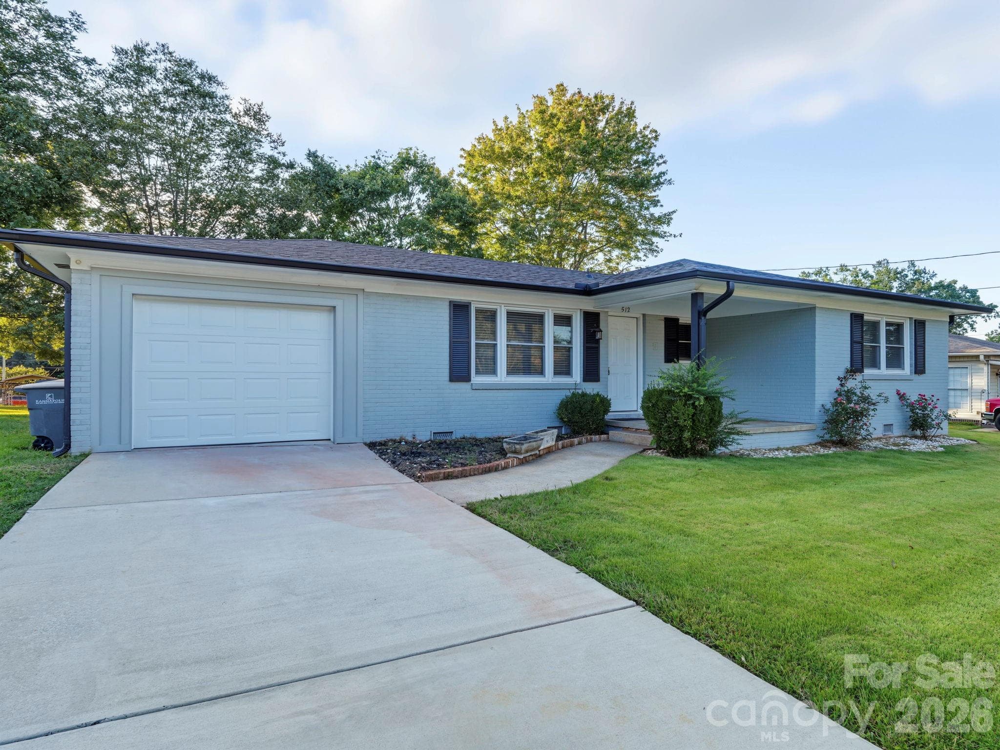 512 Villa Street