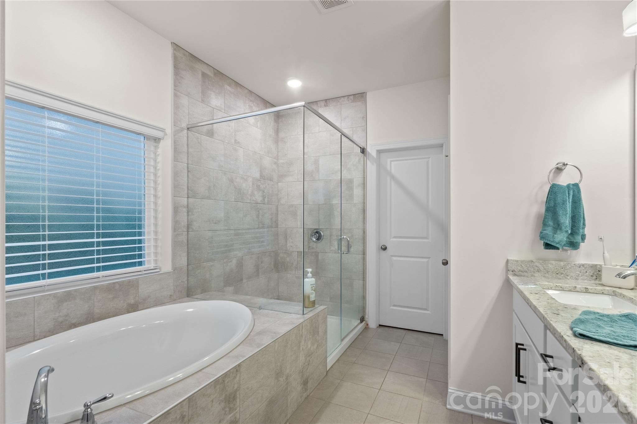 Primary Bath - 4020 Clapton Drive, Lancaster