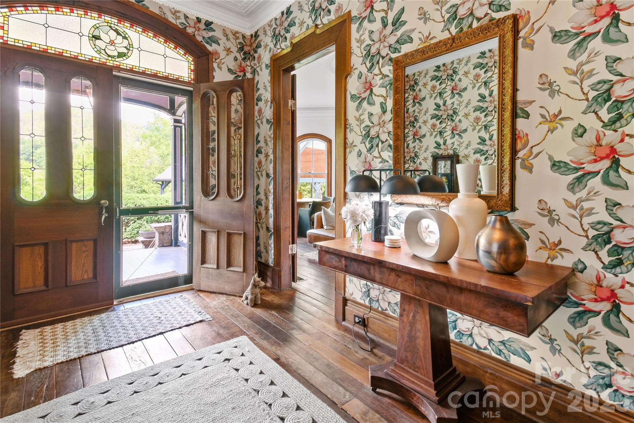 Single Family Residence at 204 Lawson Street, Hot Springs, photo 5 of 48