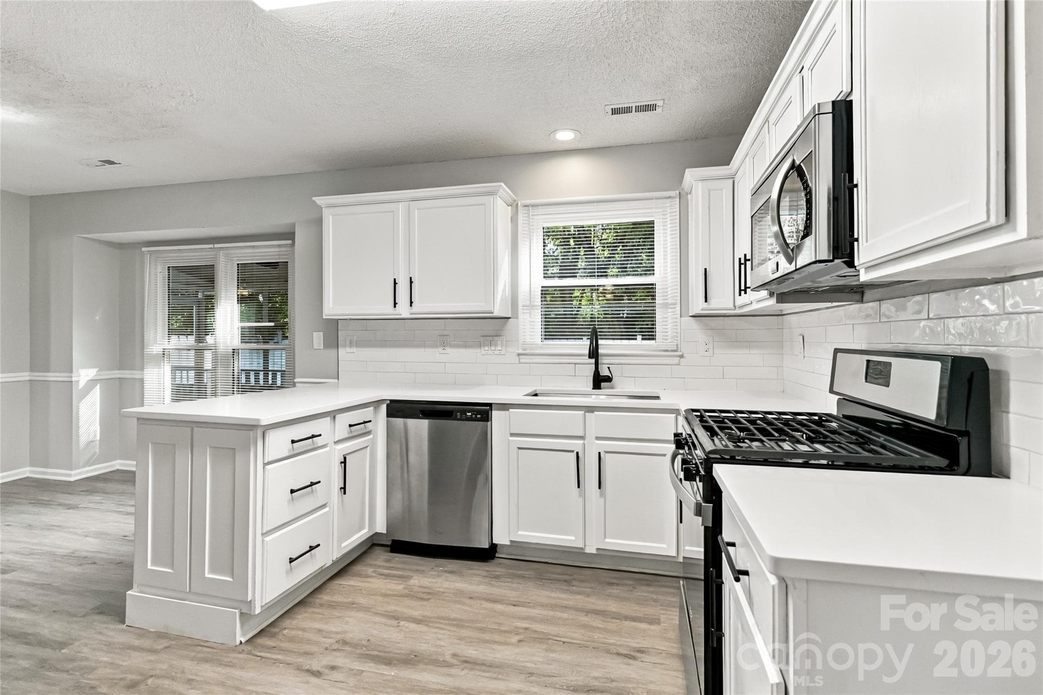 Single Family Residence at 4209 Hounds Run Drive, Matthews, photo 9 of 20