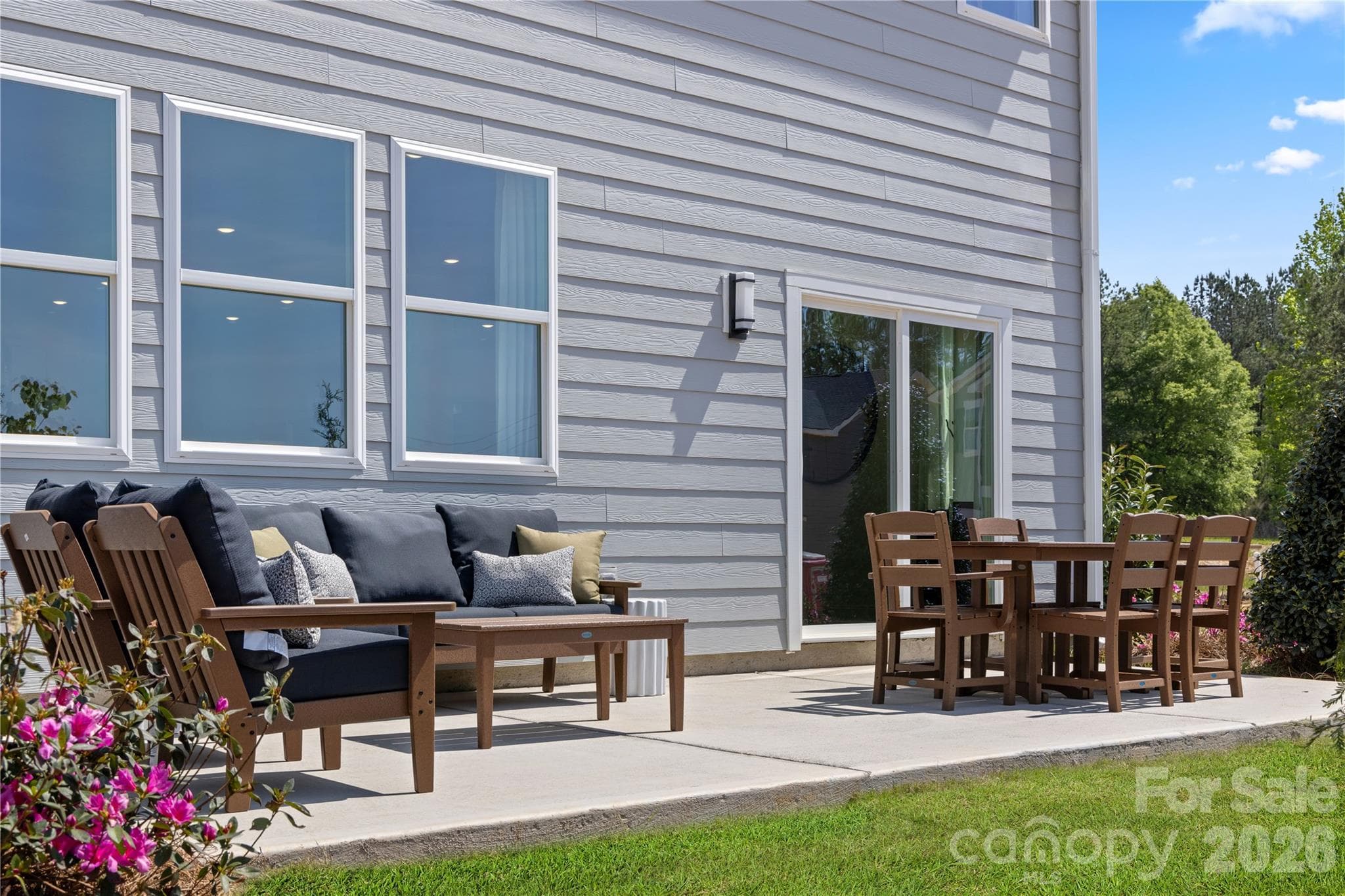 Please note, photo is a representation only, not actual home. - 356 Roxanna Lane, York