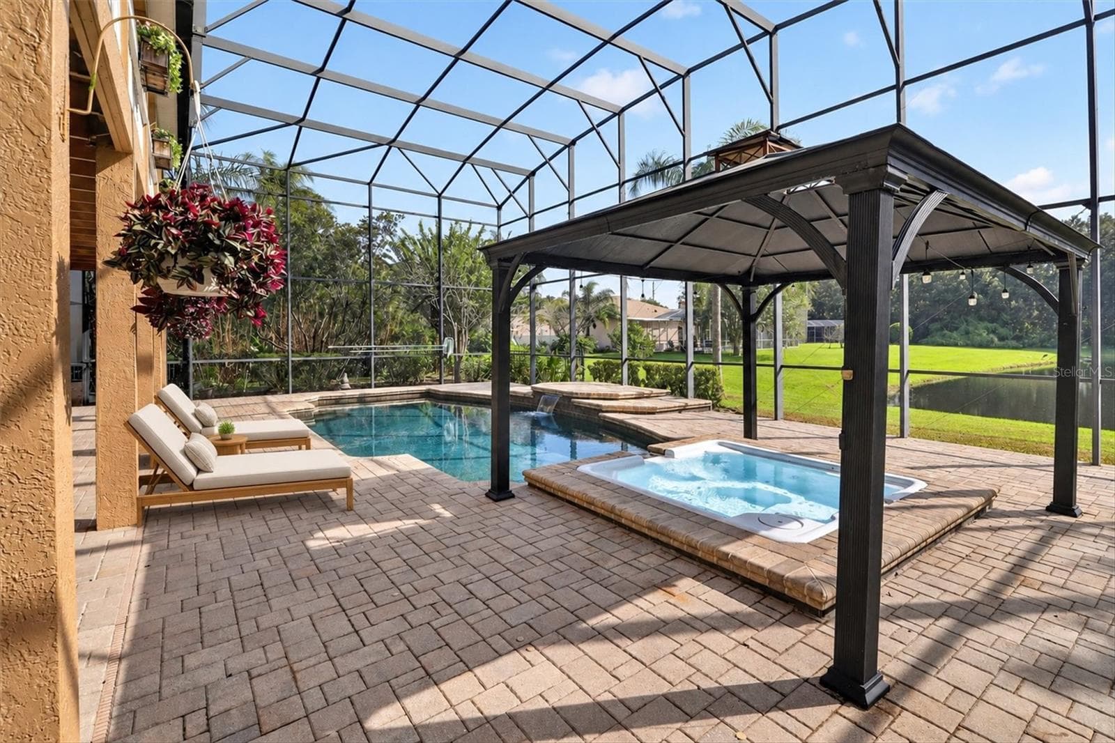 Screened pool and spa with covered - 2109 WEMBLEY PL, OVIEDO