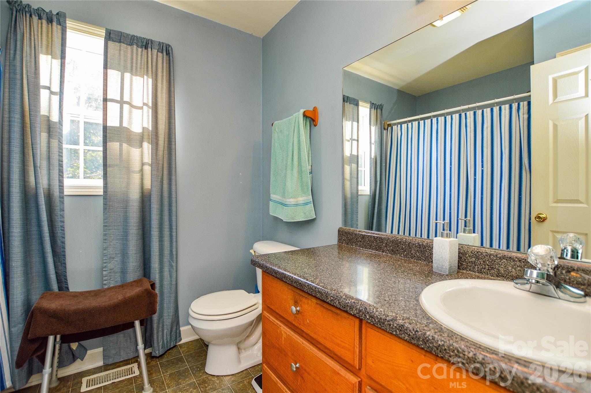 Single Family Residence at 175 Alexander Heritage Drive, Hickory, photo 20 of 28