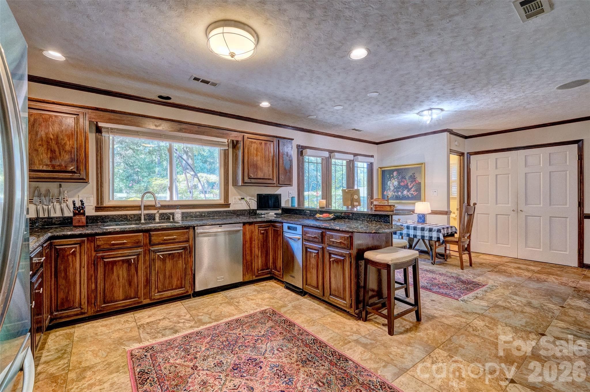 Single Family Residence at 70 Honeysuckle Woods, Lake Wylie, photo 10 of 44