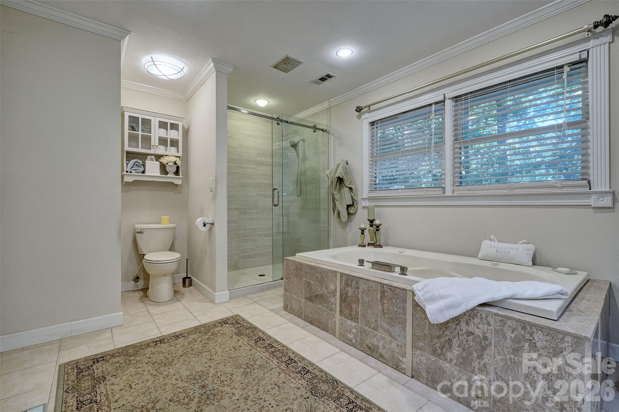 Single Family Residence at 70 Honeysuckle Woods, Lake Wylie, photo 21 of 44