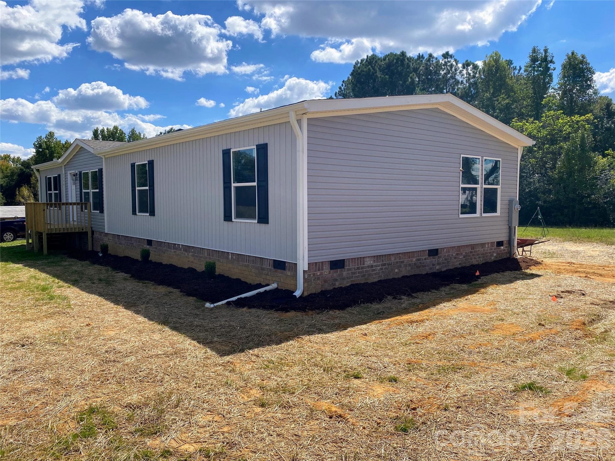Single Family Residence at 5726 Landon Place, Heath Springs, photo 2 of 32
