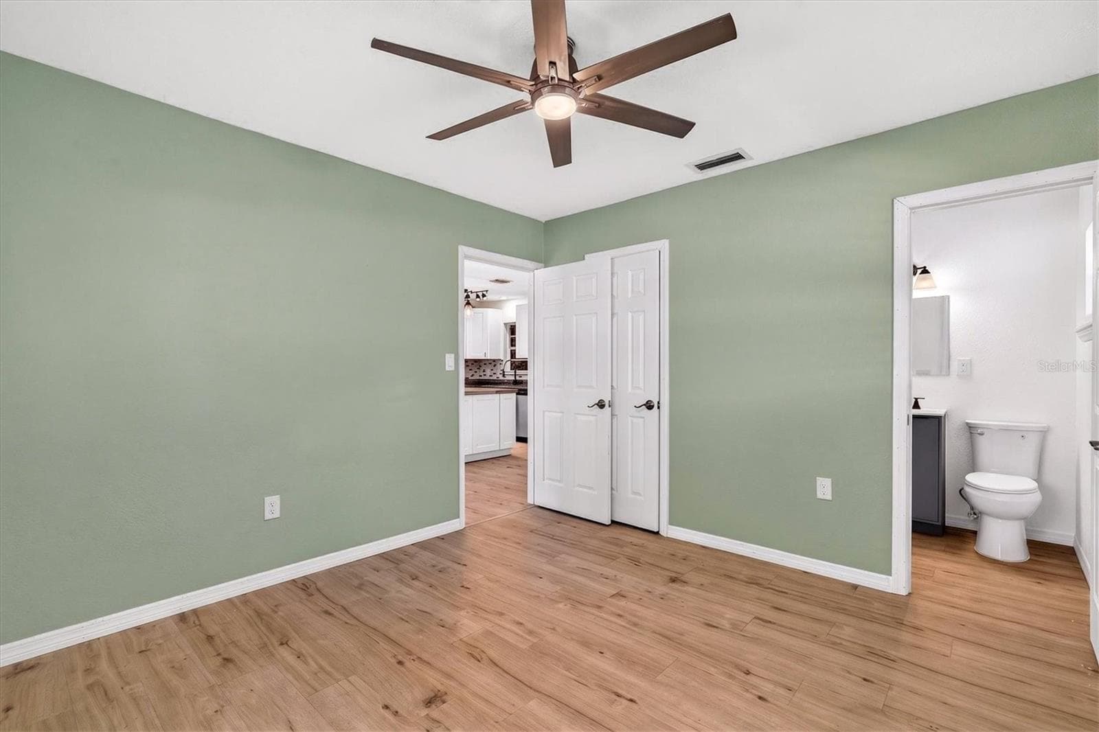 Single Family Residence at 715 W BAYSHORE DR, TARPON SPRINGS, photo 16 of 27