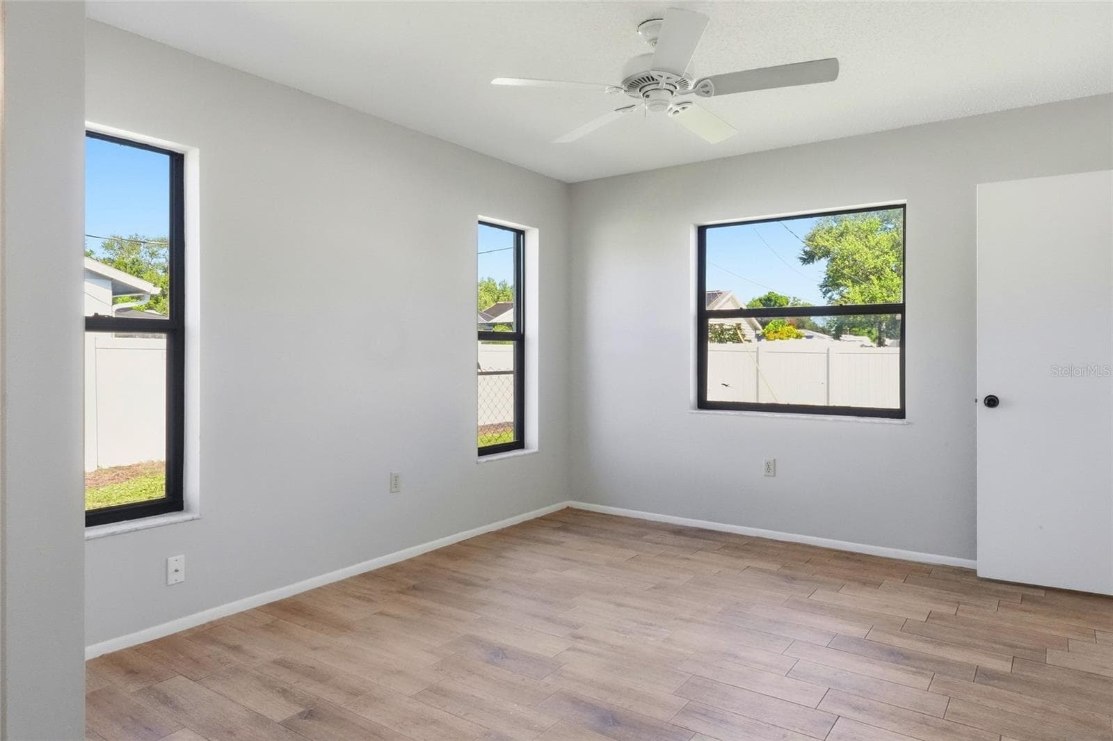 Primary Bedroom - 24 CLEMSON RD, VENICE