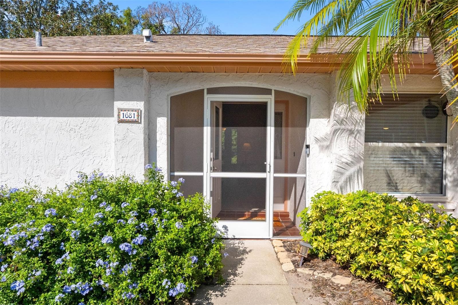 Single Family Residence at 1681 MACDONNELL CT, PALM HARBOR, photo 2 of 38