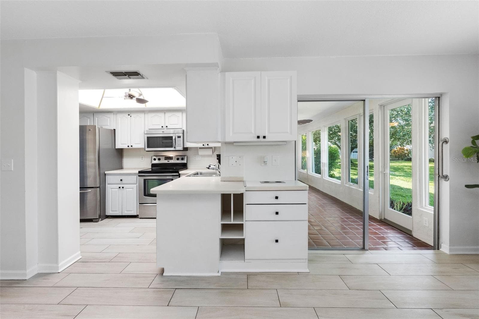 Single Family Residence at 1681 MACDONNELL CT, PALM HARBOR, photo 27 of 38