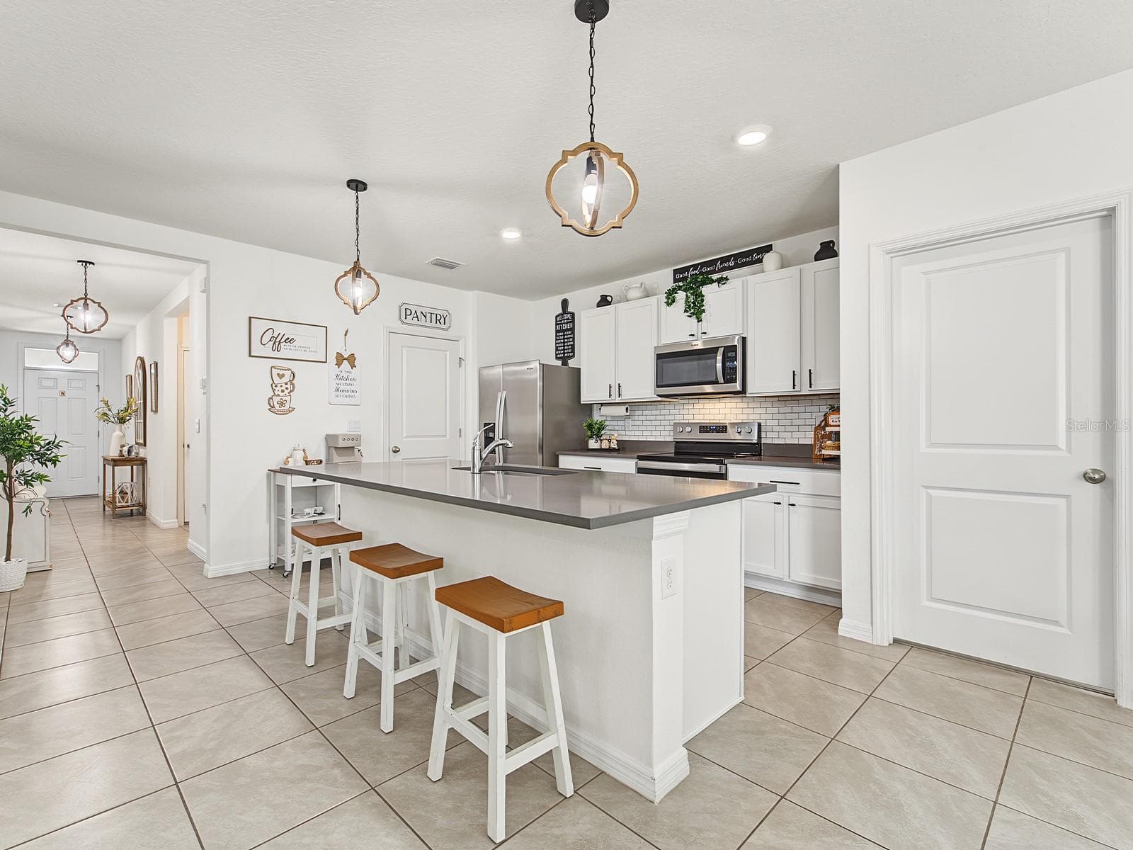Single Family Residence at 10668 QUAIL GROVE WAY, SAN ANTONIO, photo 5 of 50