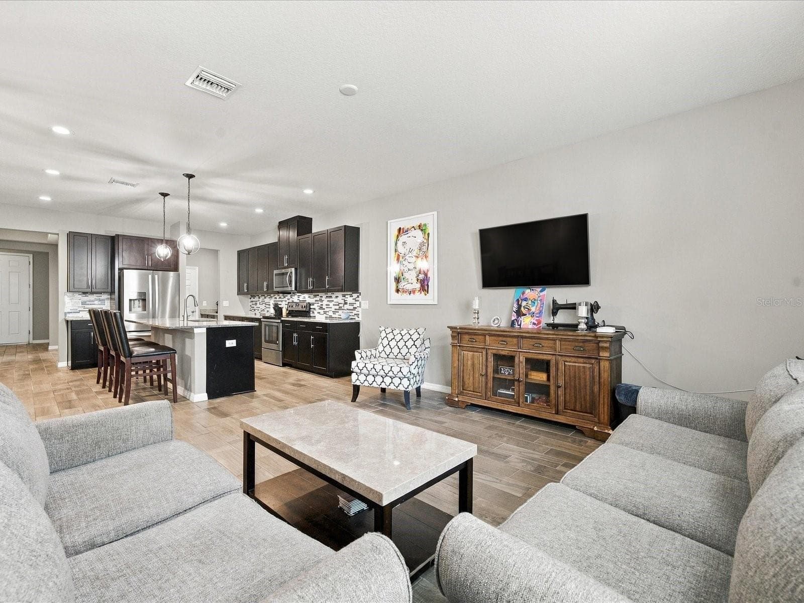 Living room/kitchen - 18901 CORNUTA ST, LUTZ