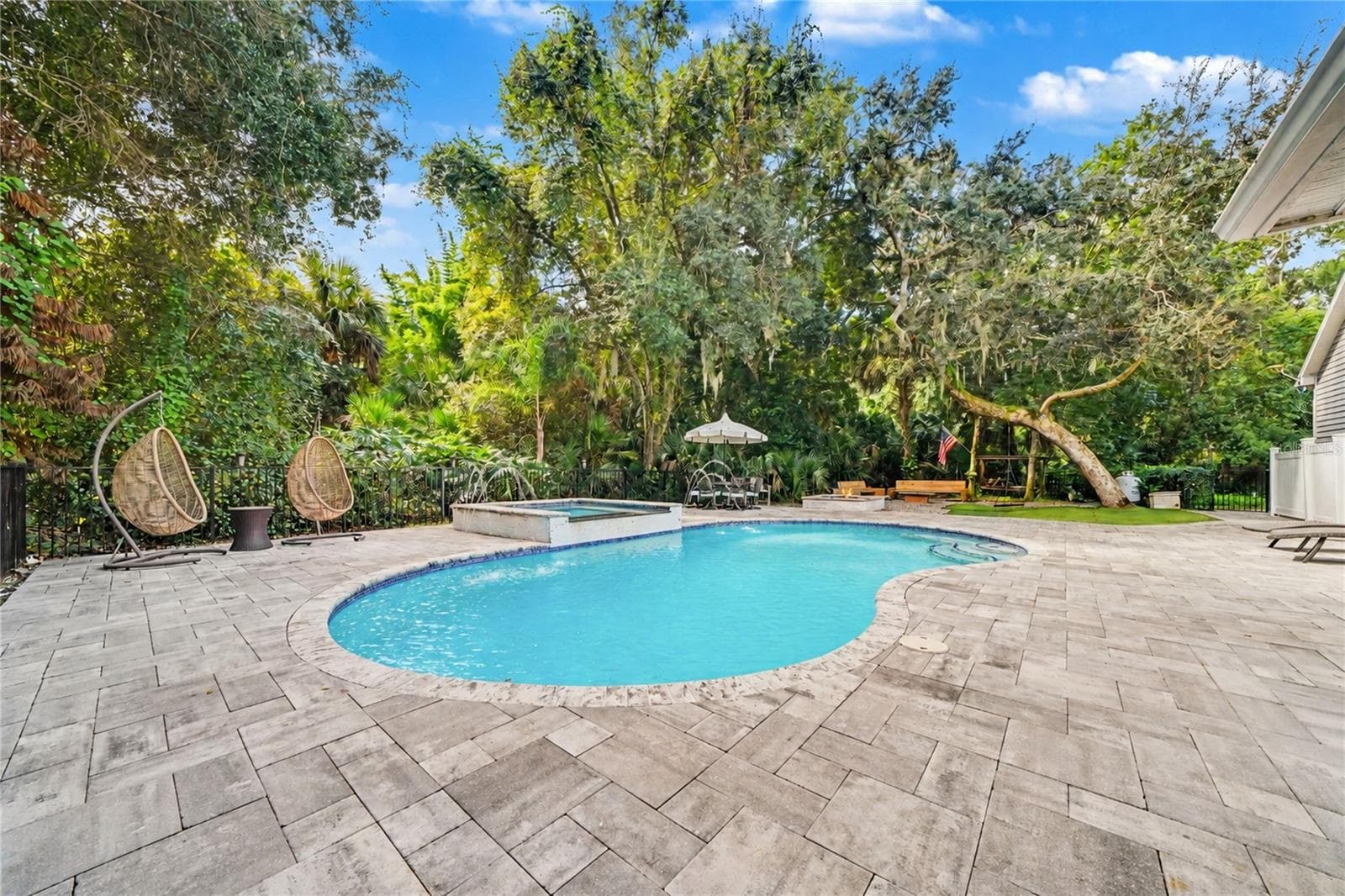 Single Family Residence at 649 CHARMAGNE LN, PORT ORANGE, photo 8 of 82