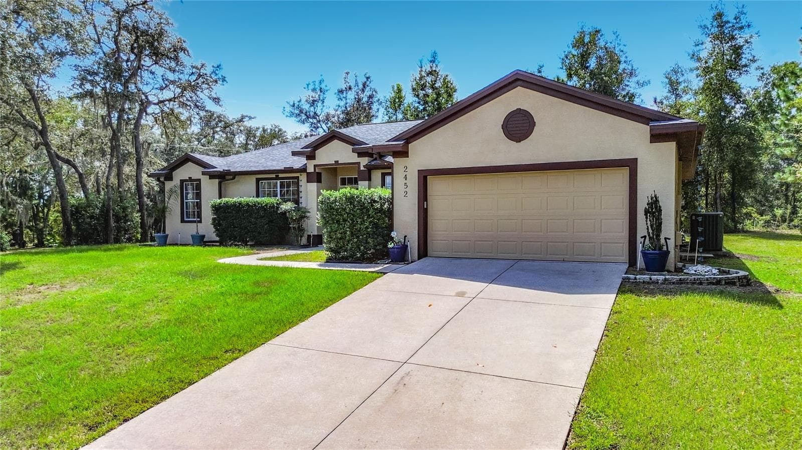 2452 W ARBUTUS DR