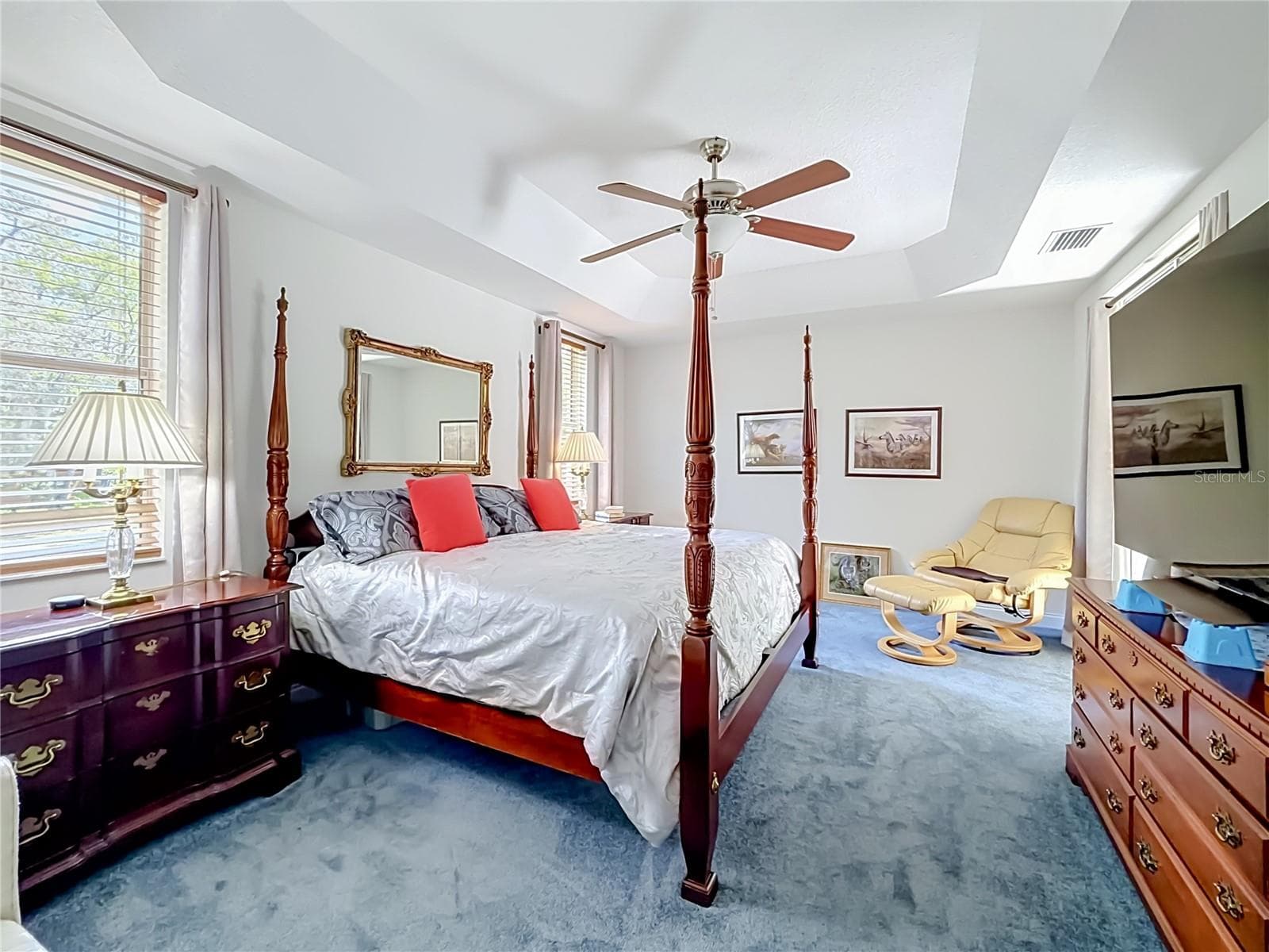 Primary suite with tray ceiling and ceiling fan - 2452 W ARBUTUS DR, CITRUS SPRINGS