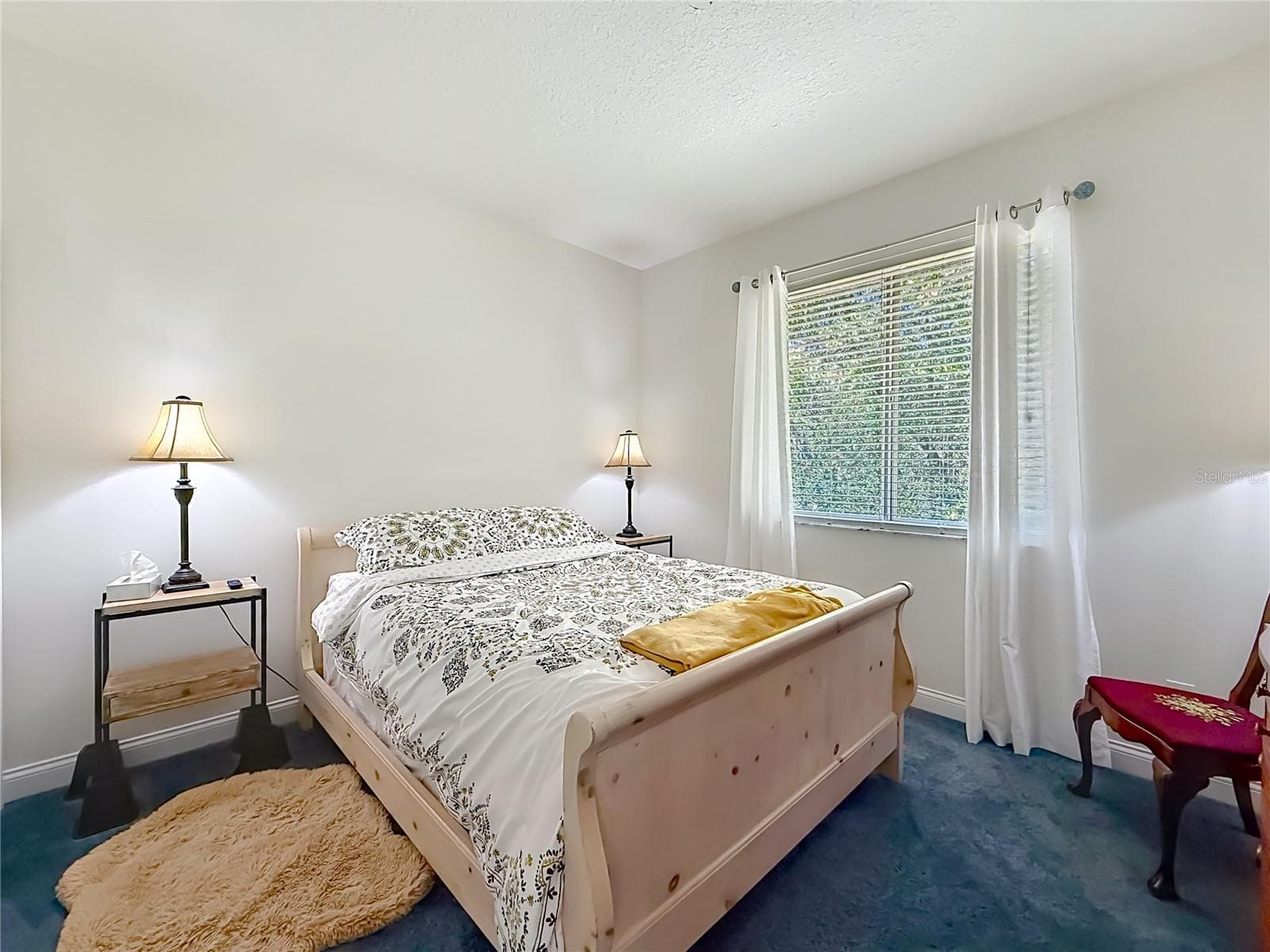 Guest bedroom with natural light - 2452 W ARBUTUS DR, CITRUS SPRINGS