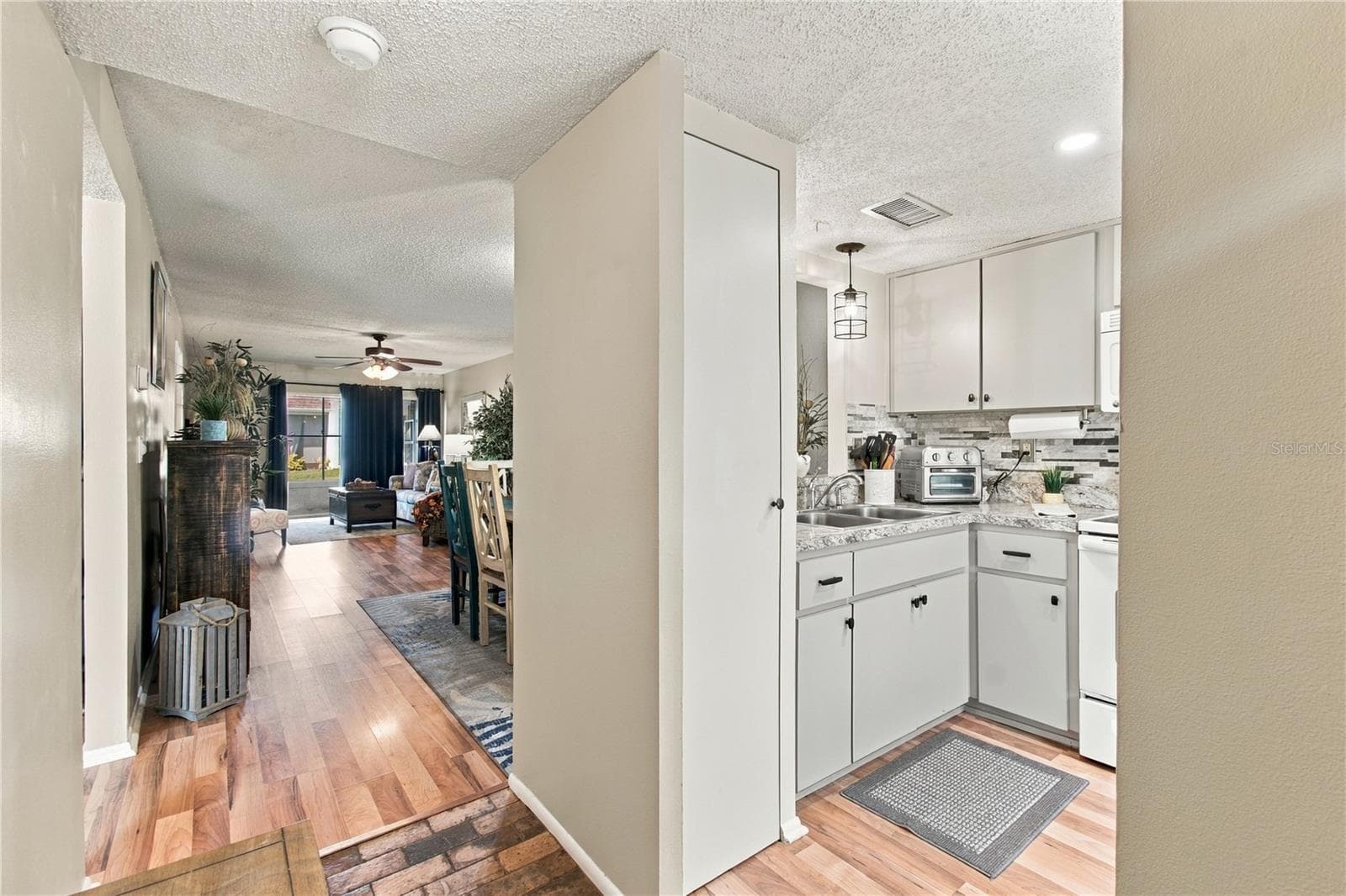 Condominium at 8220 SEVEN OAKS CT #5, PORT RICHEY, photo 5 of 100