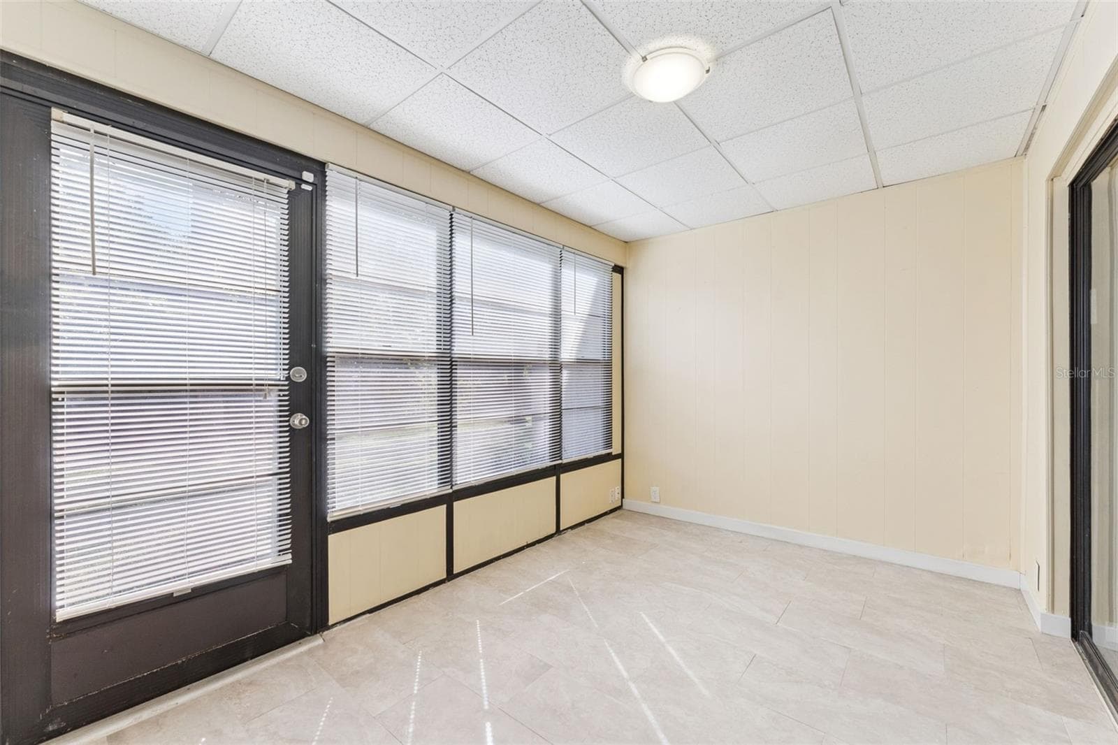 Patio/flex space - great for an office! - 629 WOODRIDGE DR, FERN PARK