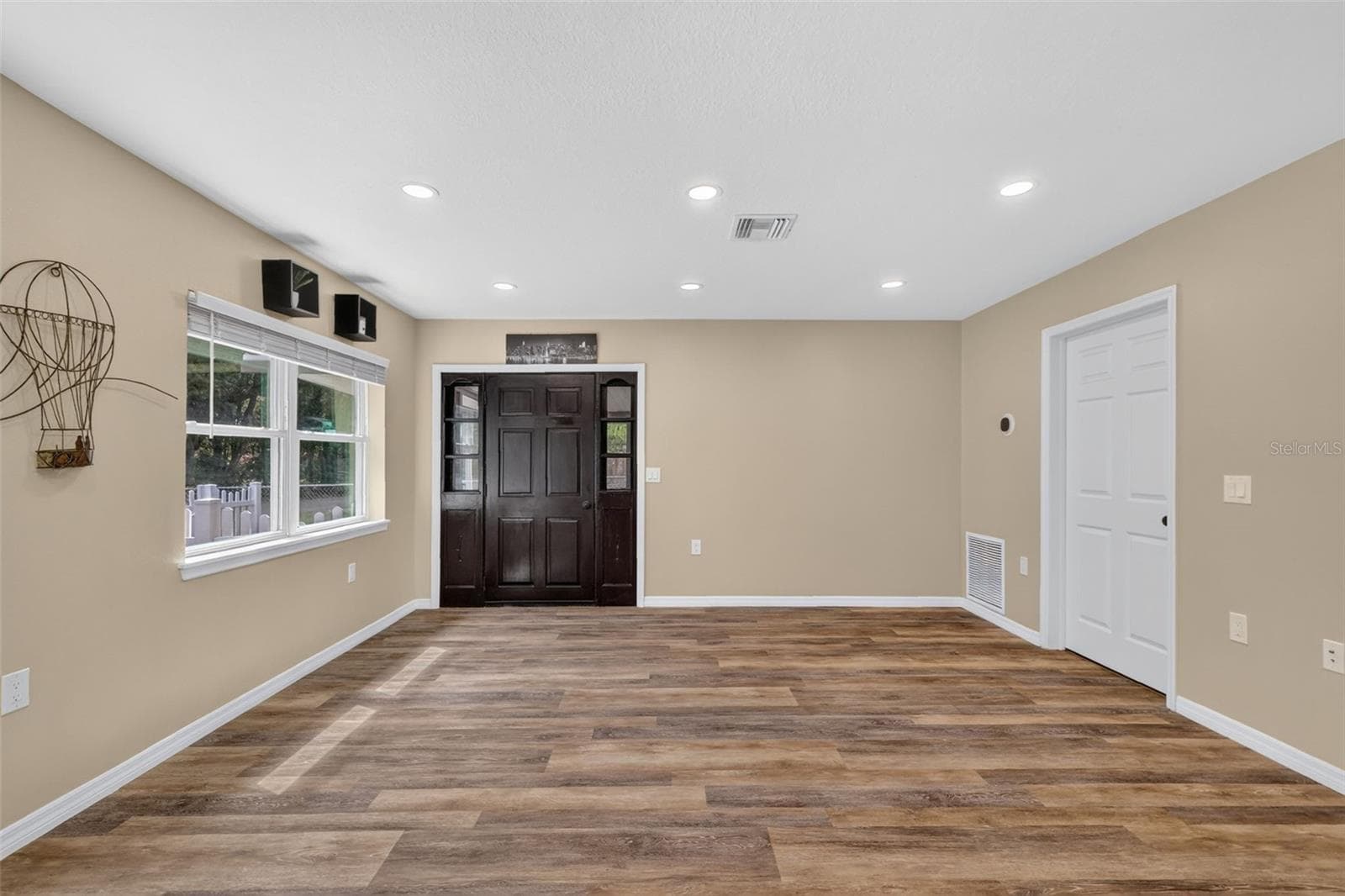 Single Family Residence at 706 MULBERRY ST, FRUITLAND PARK, photo 3 of 23