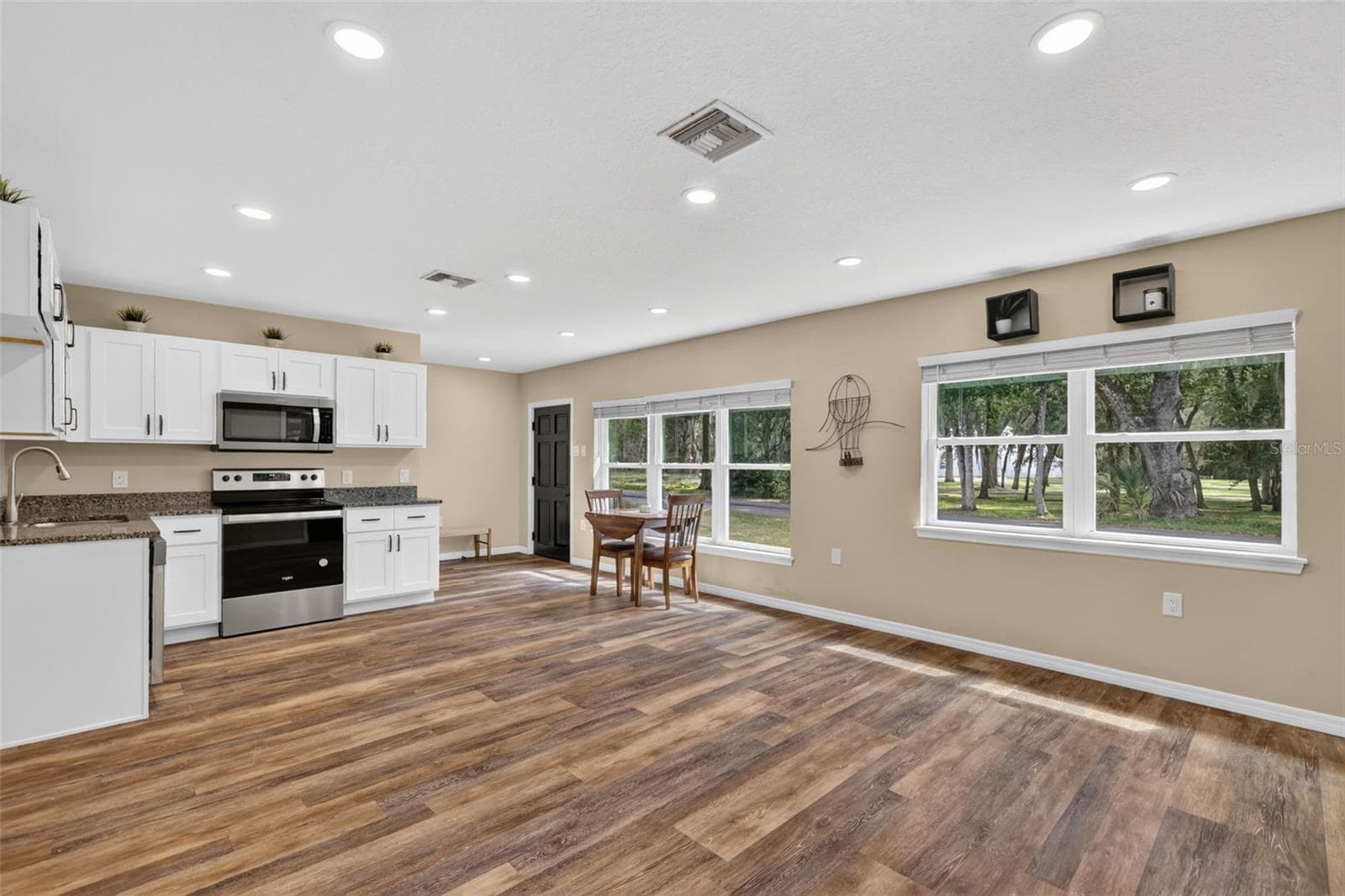 Single Family Residence at 706 MULBERRY ST, FRUITLAND PARK, photo 4 of 23